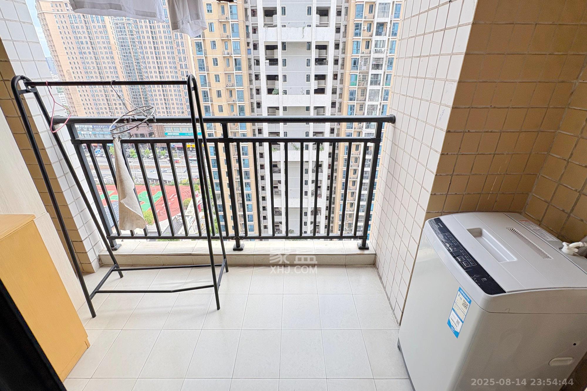 凯通国际城(凯通朝庭)  2室1厅1卫    90.0万 凯通国际城(凯通朝庭)  2室1厅1卫    90.0万阳台