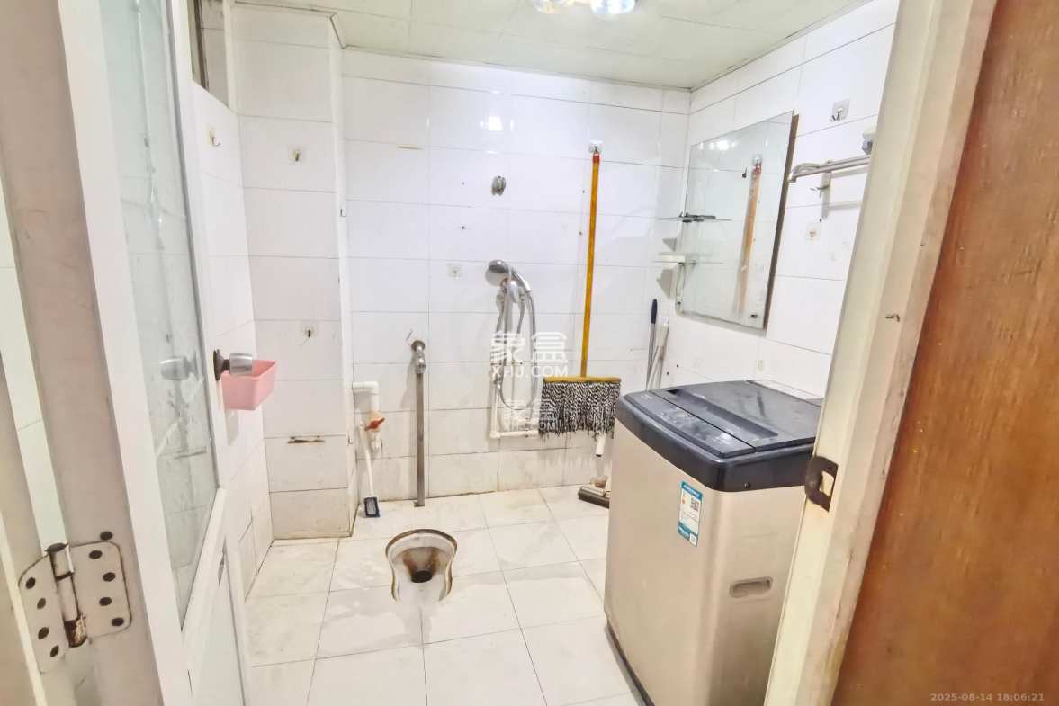 中南汽车世界 2室2厅1卫 1200.0元/月 中南汽车世界 2室2厅1卫 1200.0元/月室内图