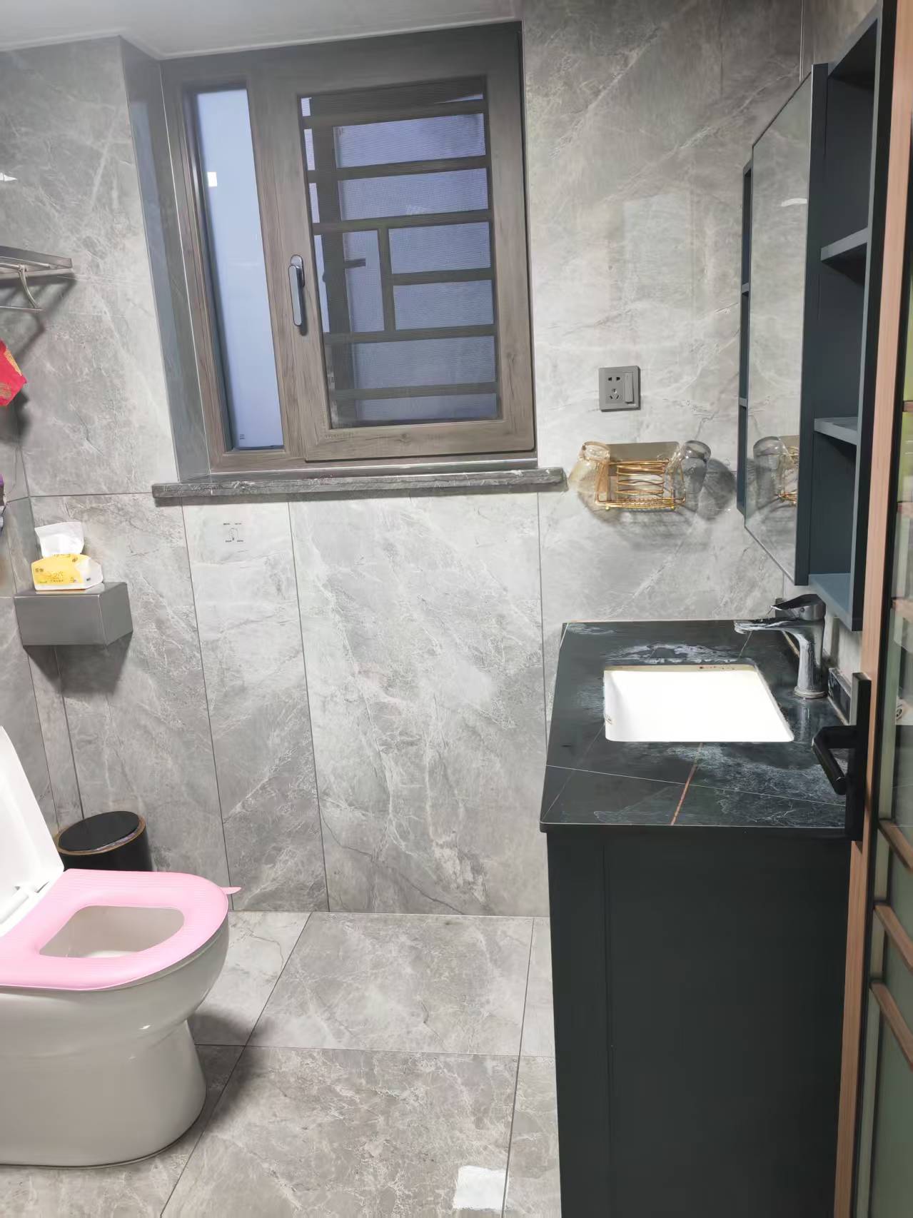 阳光时代  3室2厅2卫   1800.00元/月室内图