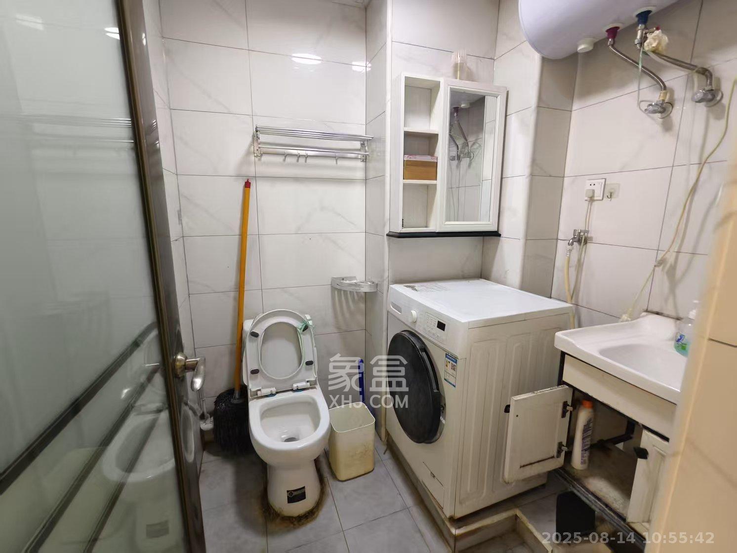 米兰春天  1室1厅1卫    1400.0元/月 米兰春天  1室1厅1卫    1400.0元/月室内图