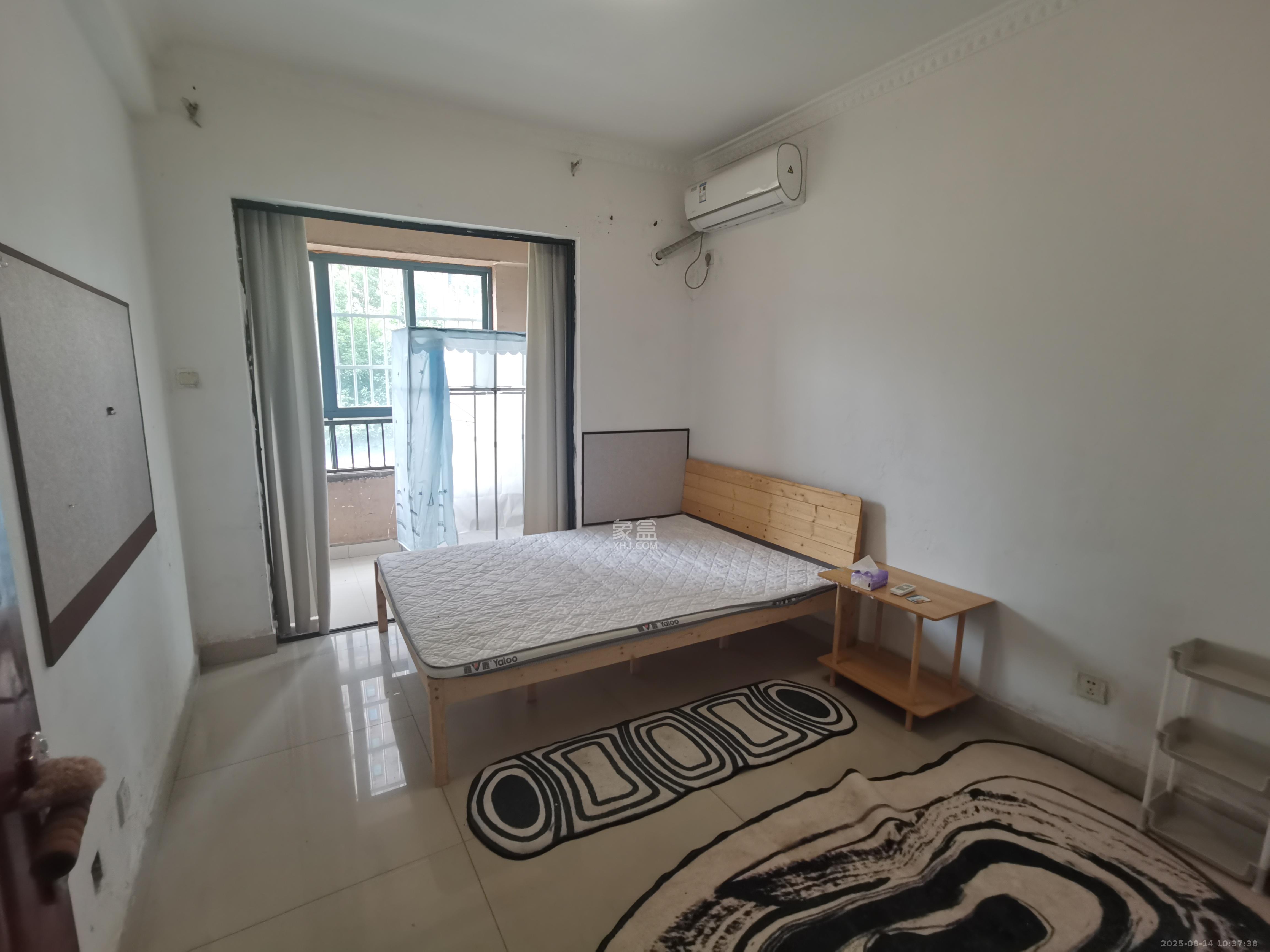 三一街区  3室2厅1卫    1300.0元/月 三一街区  3室2厅1卫    1300.0元/月室内图