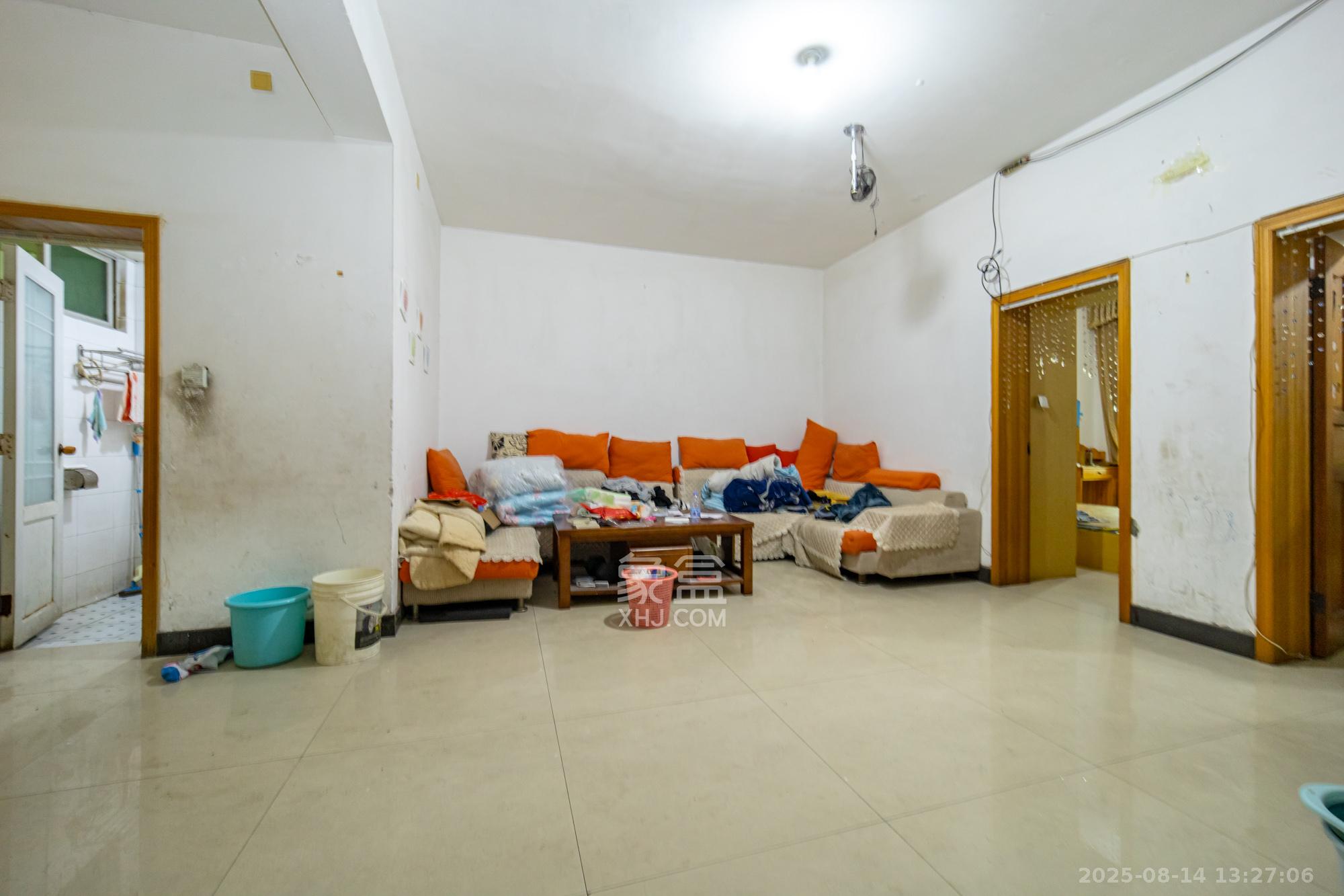 中南汽车世界  3室2厅1卫    29.8万 中南汽车世界  3室2厅1卫    29.8万