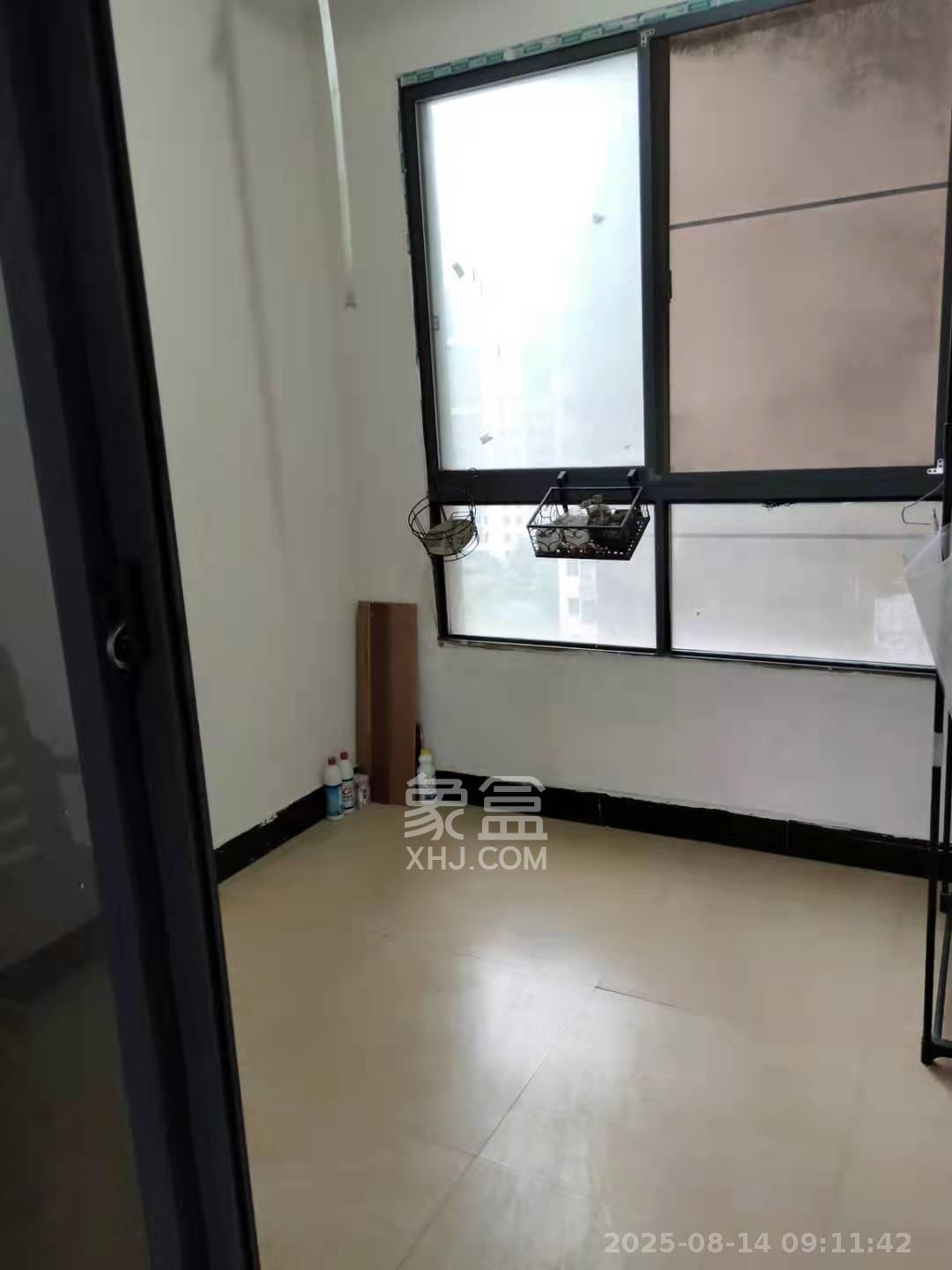 长房时代城  3室2厅1卫   2500.00元/月室内图