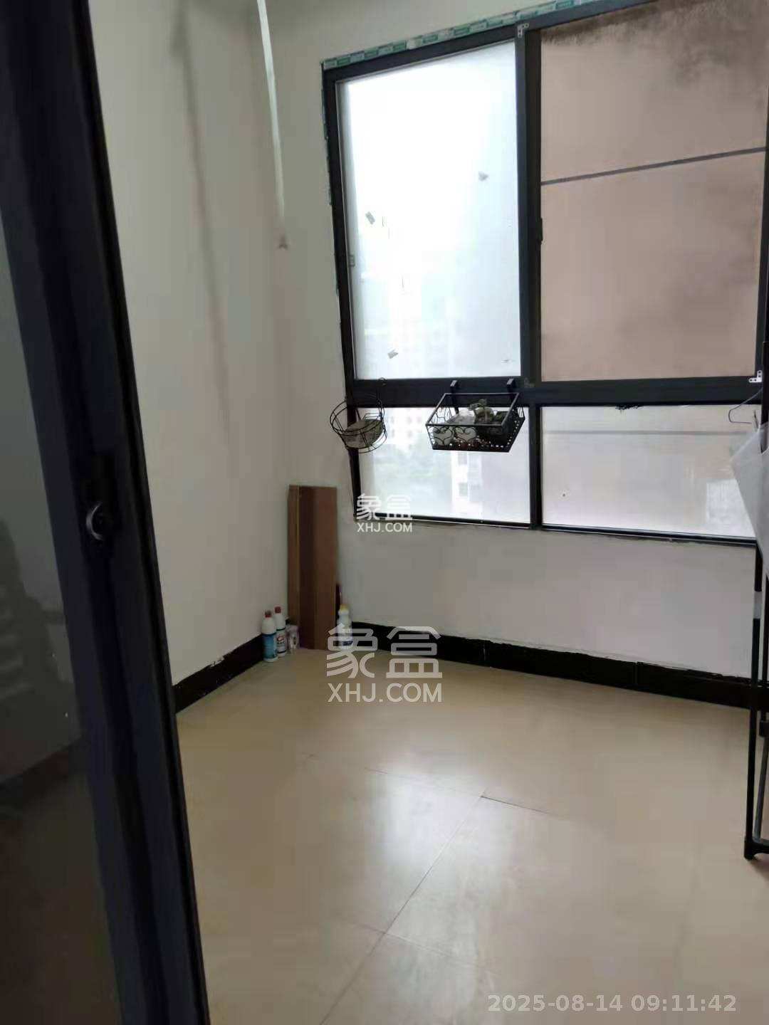 长房时代城  3室2厅1卫    2500.0元/月 长房时代城  3室2厅1卫    2500.0元/月室内图