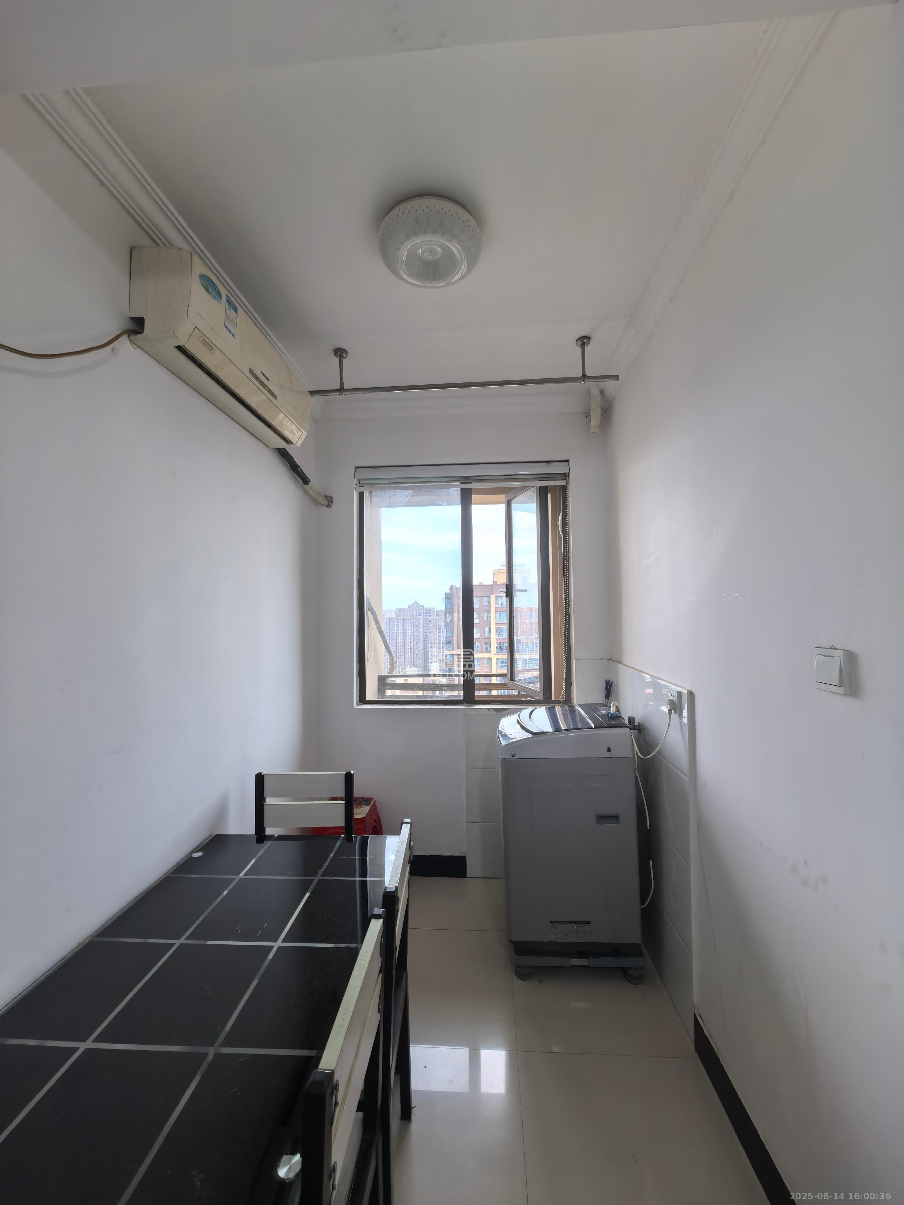 合能洋湖公馆 2室1厅1卫 2200.0元/月 合能洋湖公馆 2室1厅1卫 2200.0元/月室内图