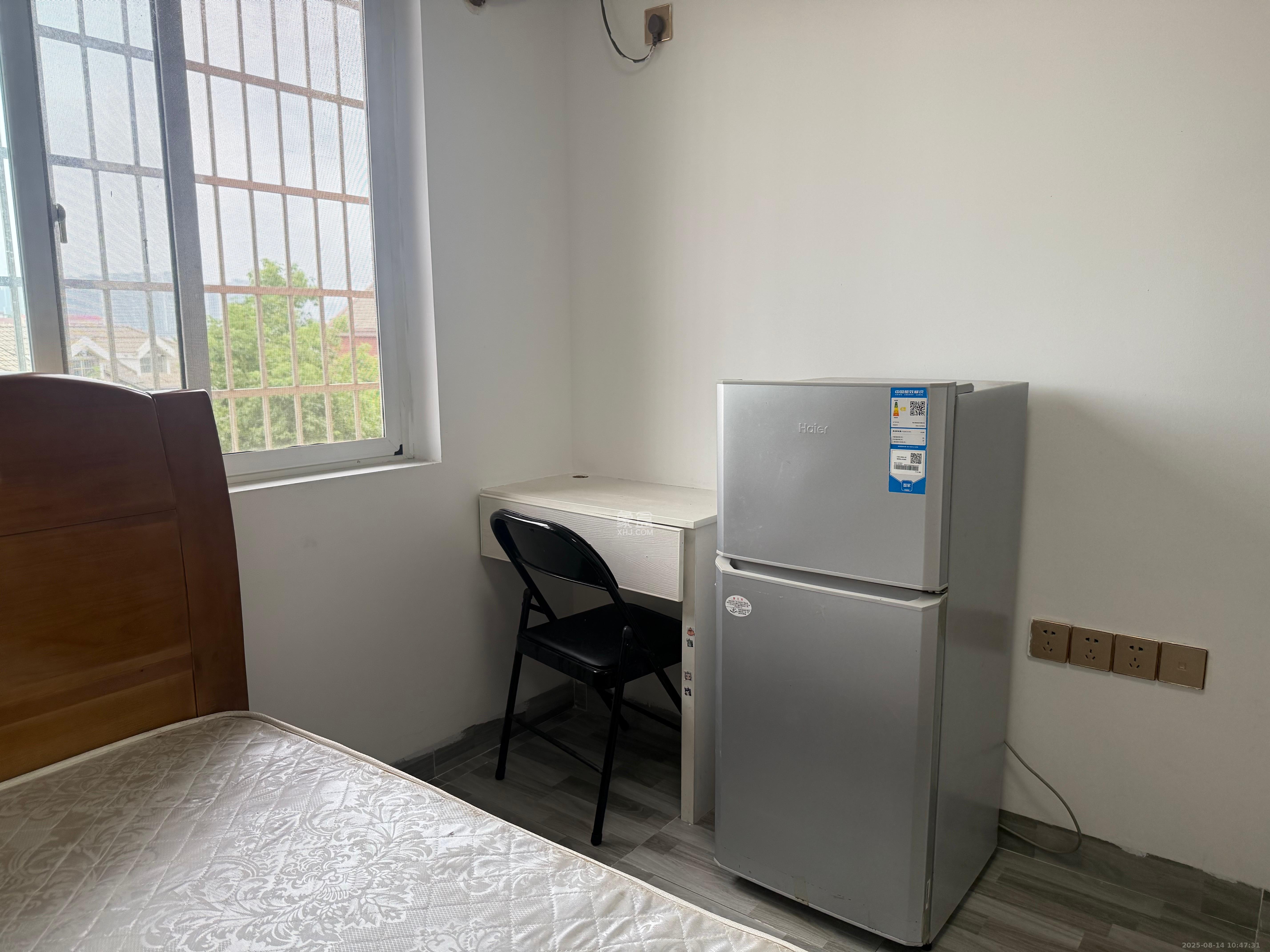 和润园一、二期 1室1厅1卫 900.0元/月 和润园一、二期 1室1厅1卫 900.0元/月室内图