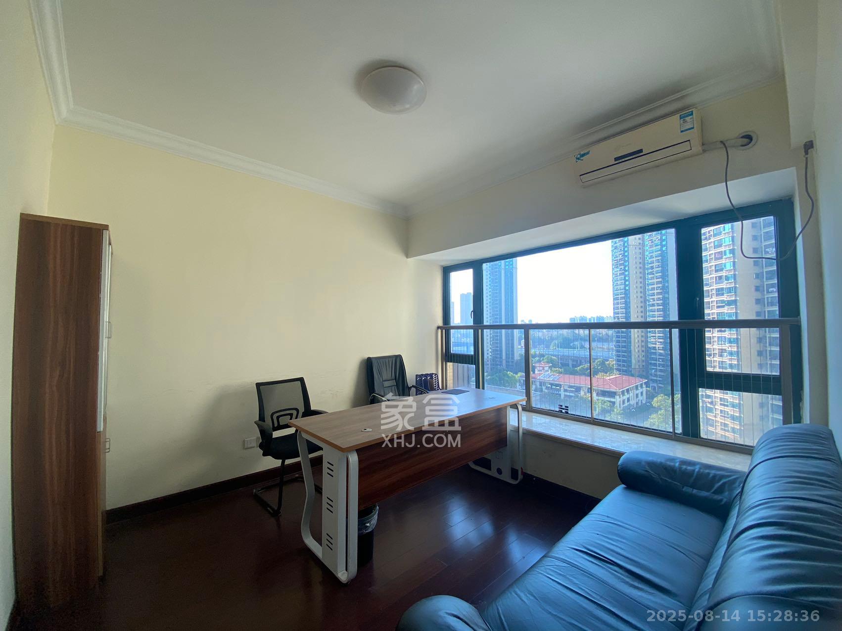 恒大雅苑  4室2厅2卫    3600.0元/月 恒大雅苑  4室2厅2卫    3600.0元/月室内图