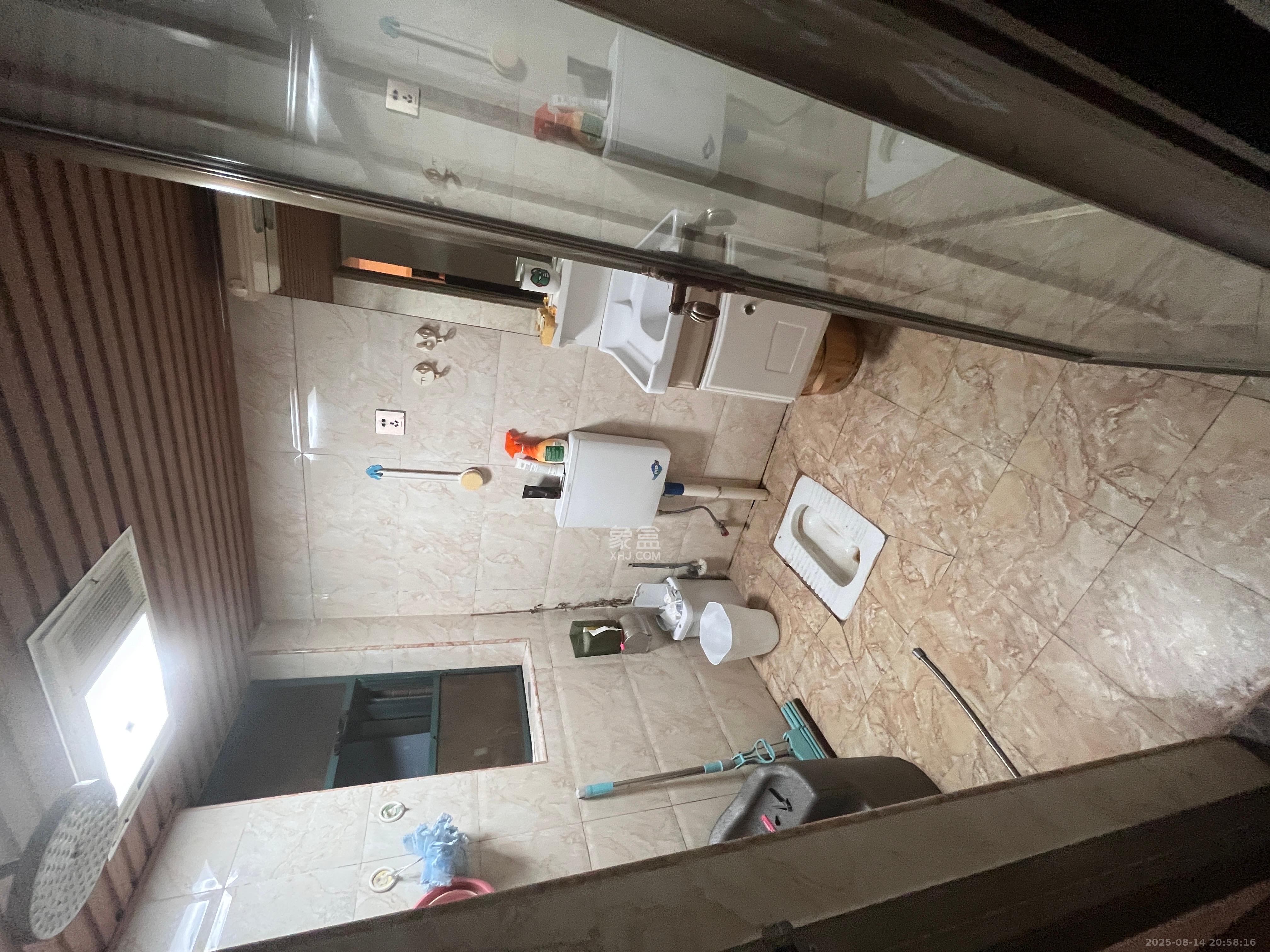 东玺门 3室2厅2卫 2400.0元/月 东玺门 3室2厅2卫 2400.0元/月室内图