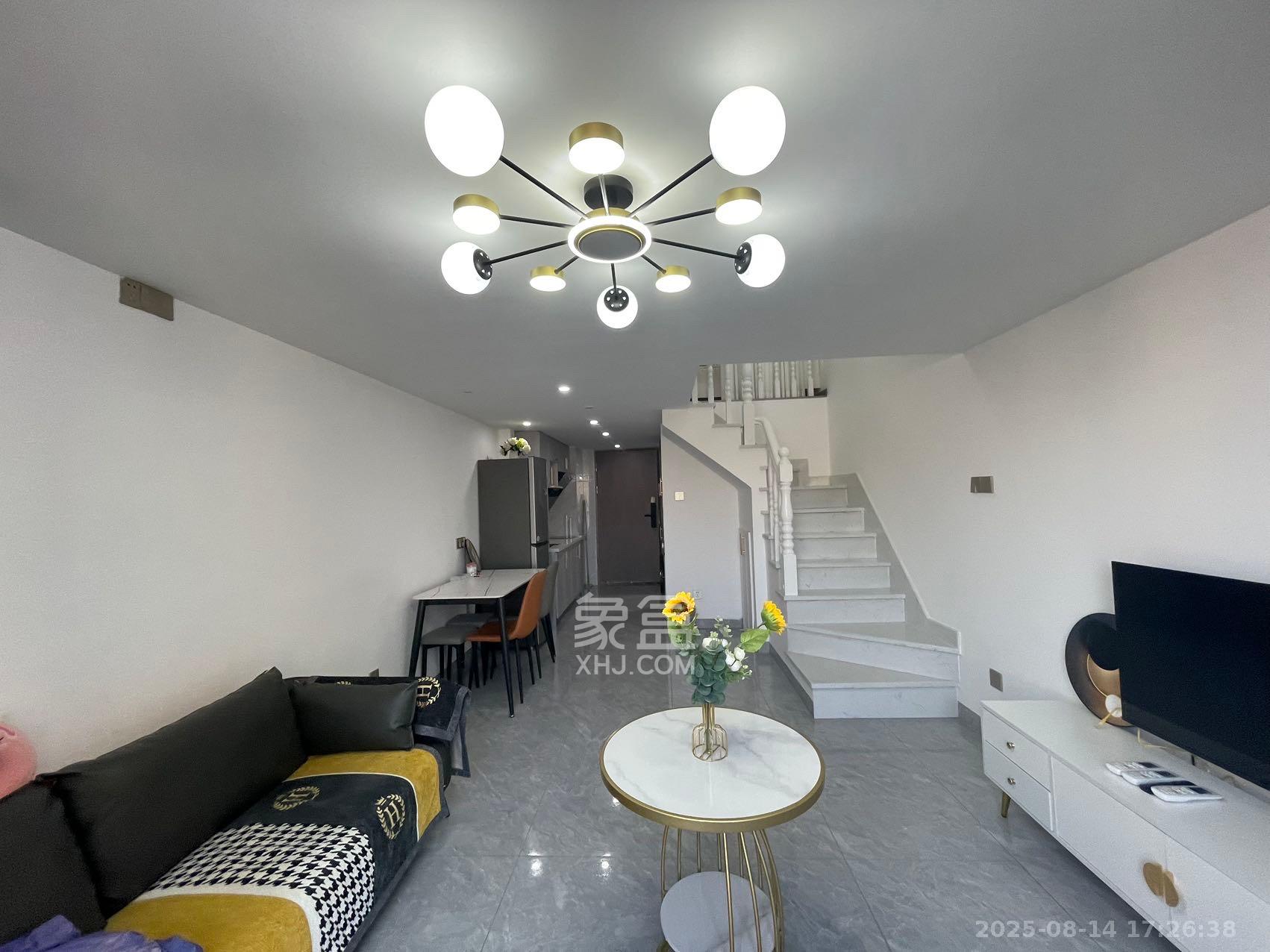 藏珑湖上公馆  1室1厅1卫    2500.0元/月室内图