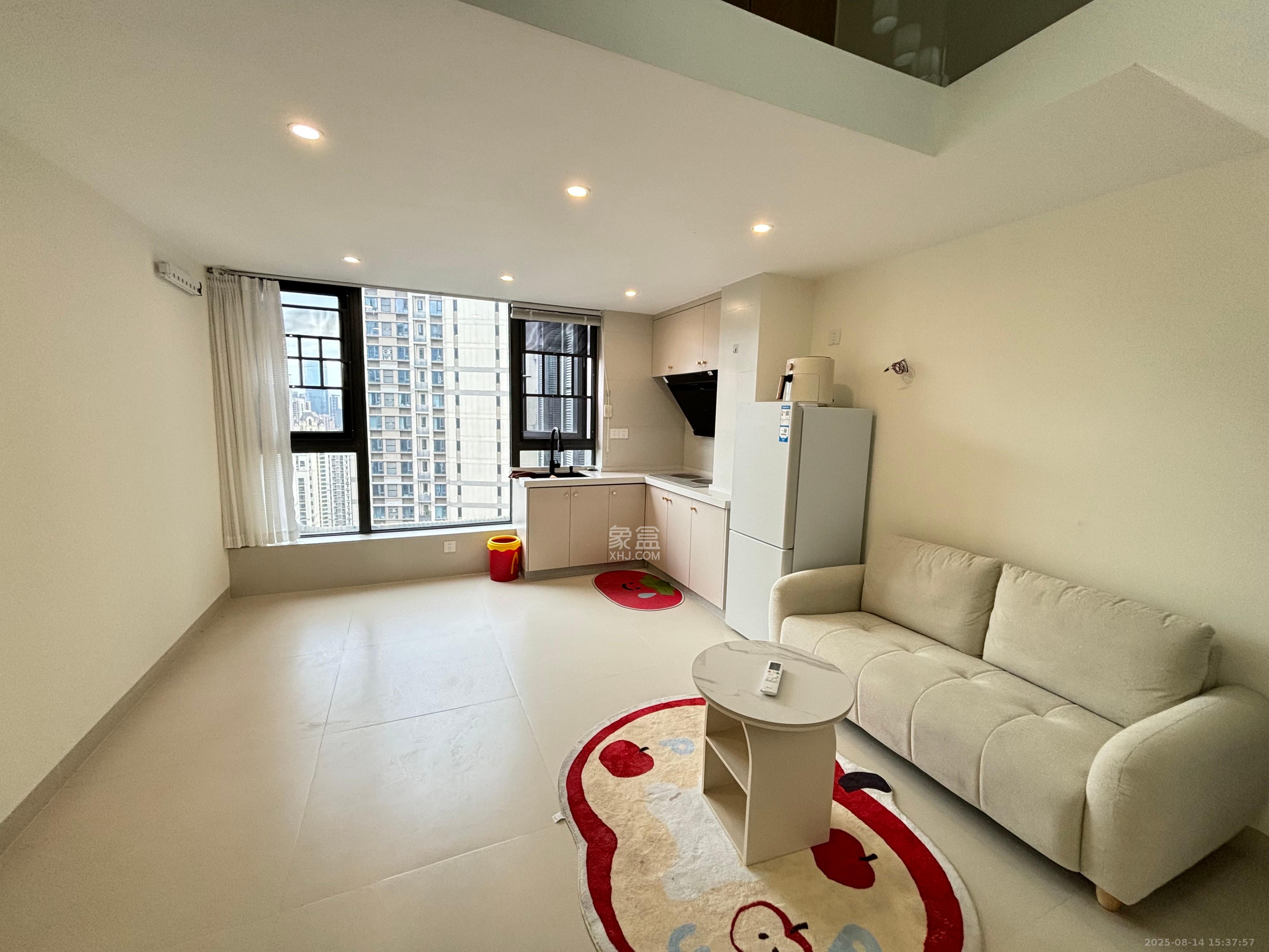 卓越中寰 2室1厅1卫 2600.0元/月 卓越中寰 2室1厅1卫 2600.0元/月室内图