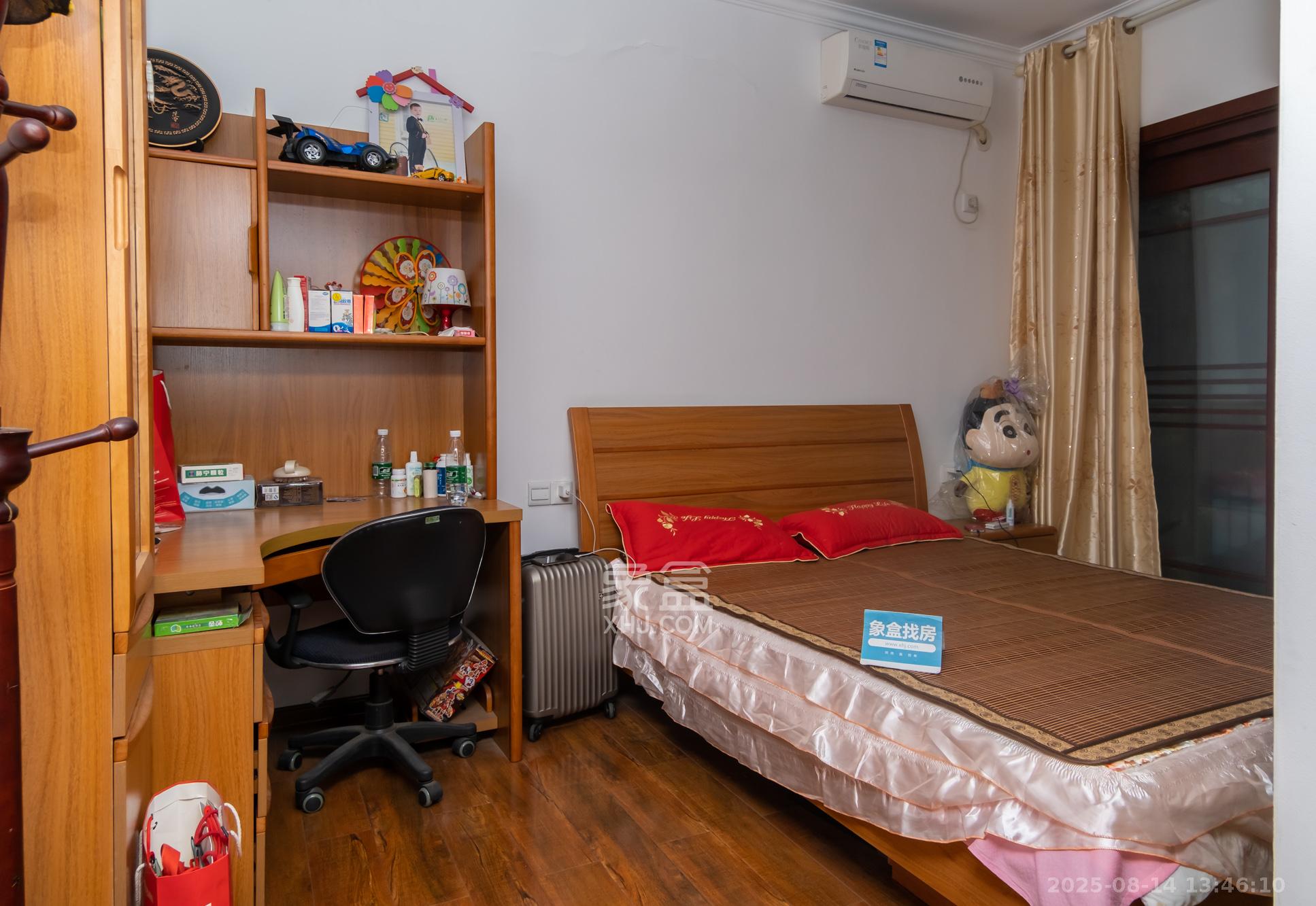 长丰星城 5室2厅1卫 145.0万 长丰星城 5室2厅1卫 145.0万卧室