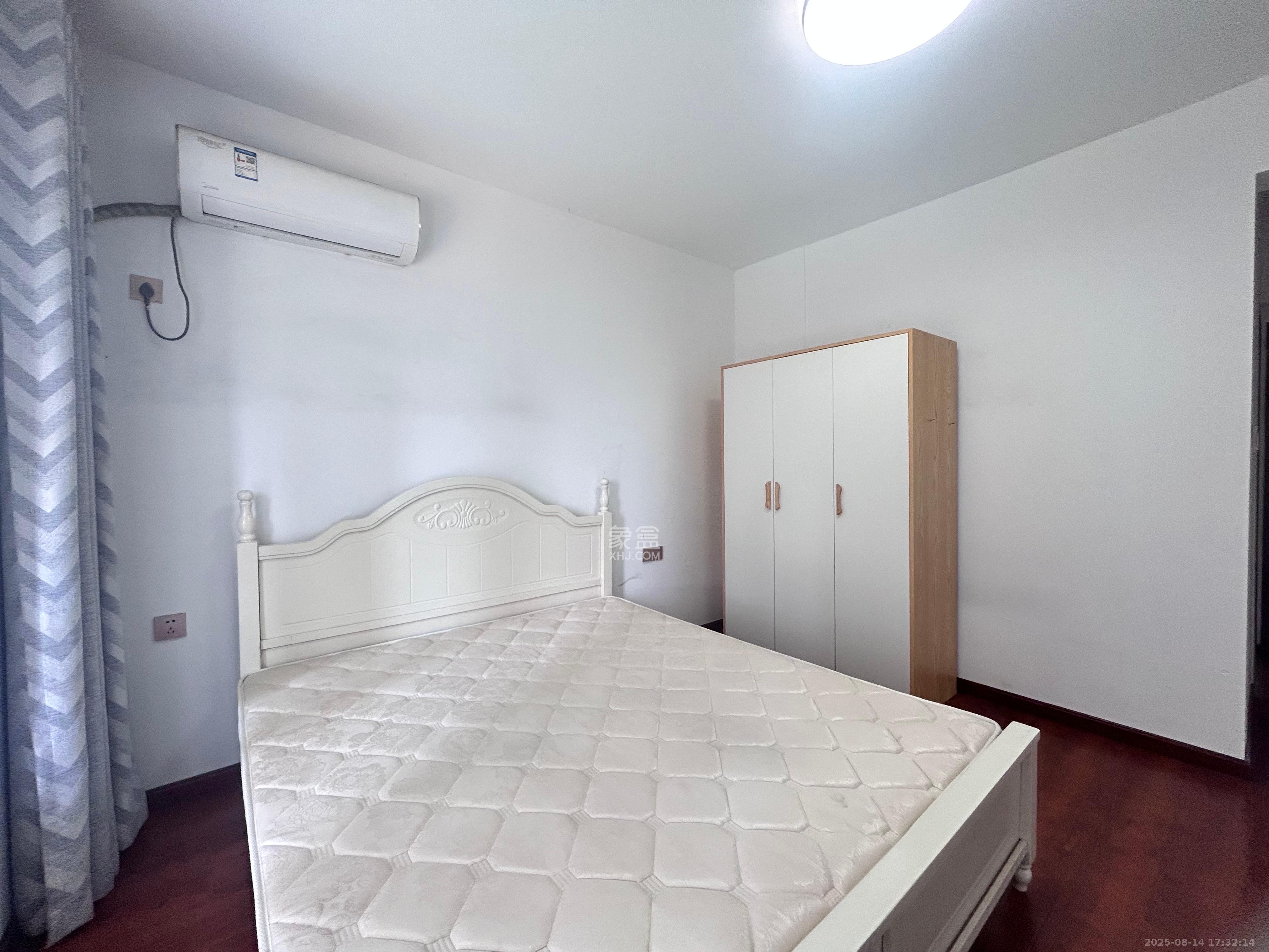 东方美地  4室2厅2卫   2800.00元/月室内图