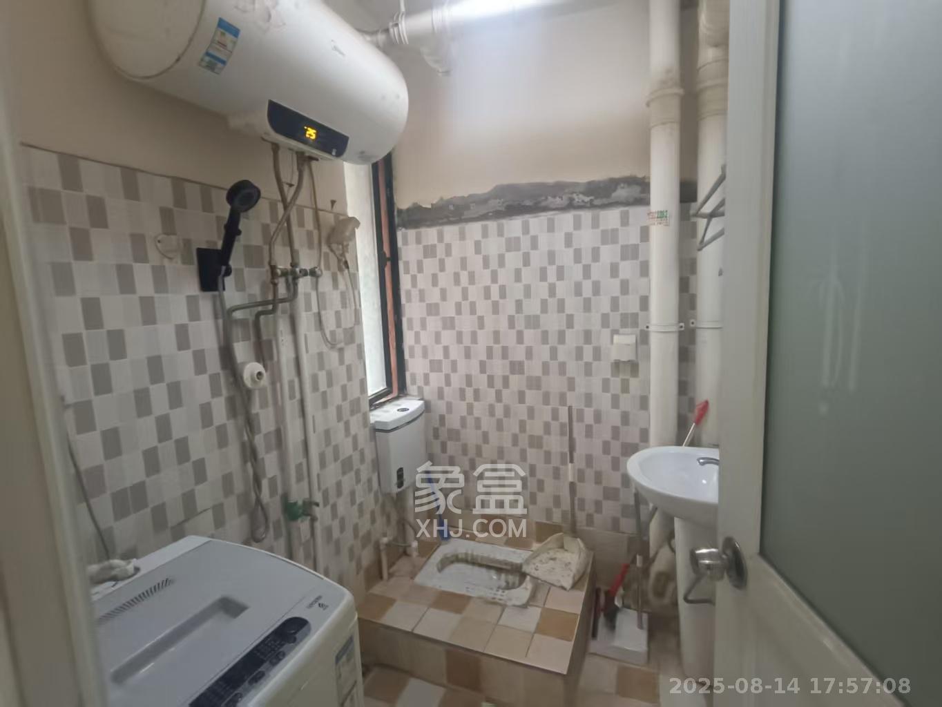 尊邸华庭 4室1厅1卫 1800.0元/月 尊邸华庭 4室1厅1卫 1800.0元/月室内图