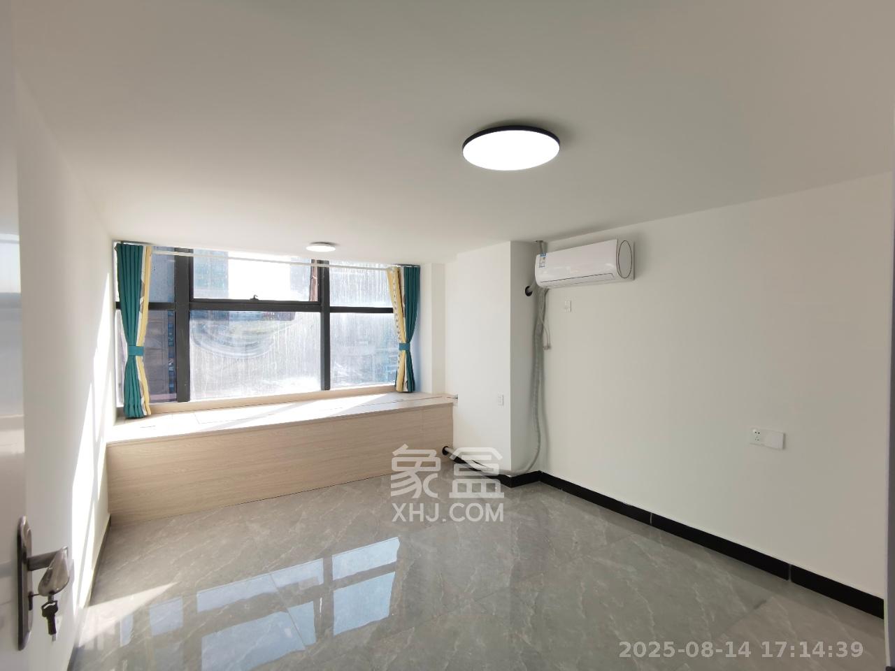 裕天国际商汇中心  4室1厅1卫    2200.0元/月 裕天国际商汇中心  4室1厅1卫    2200.0元/月室内图