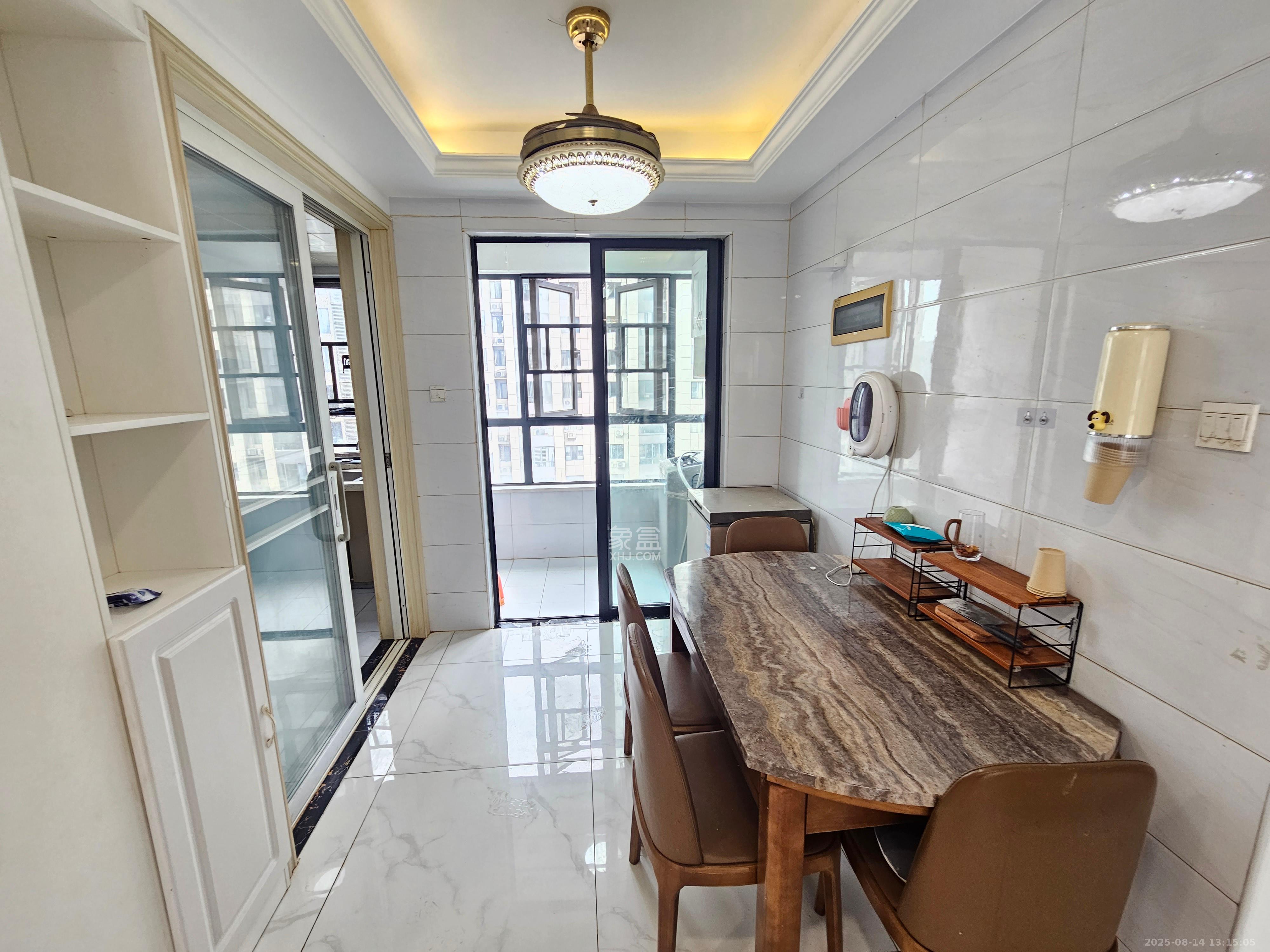 中国铁建梅溪青秀一期  3室2厅1卫    2700.0元/月室内图