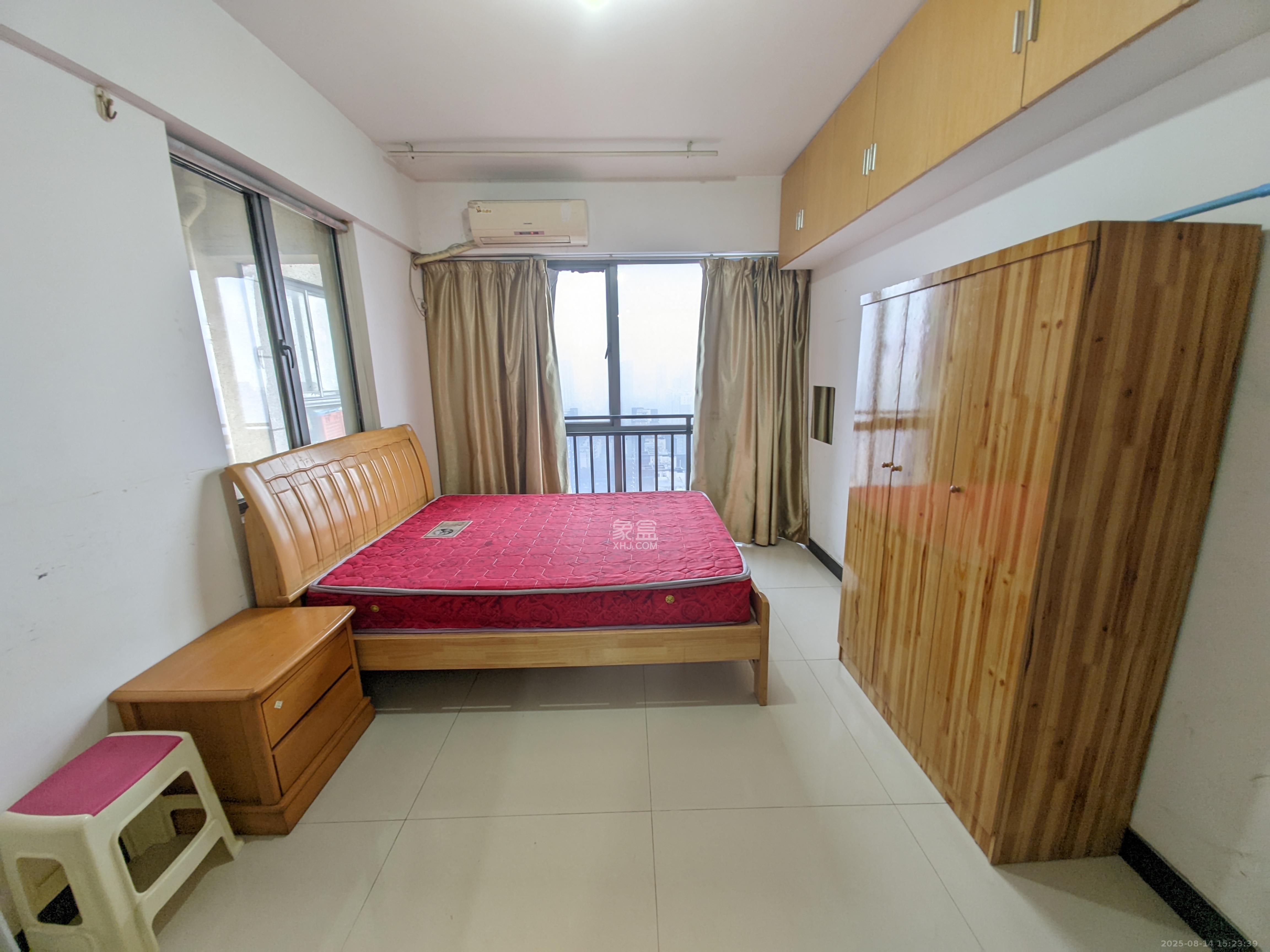 西子一间  2室1厅1卫    1800.0元/月室内图