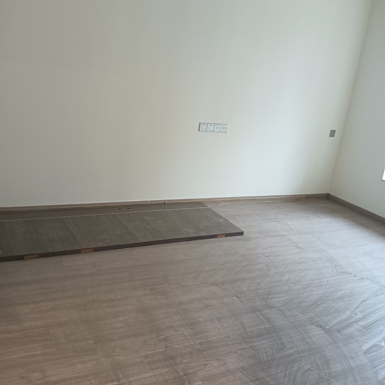 碧桂园梓山府 3室1厅2卫 1500.0元/月 碧桂园梓山府 3室1厅2卫 1500.0元/月室内图