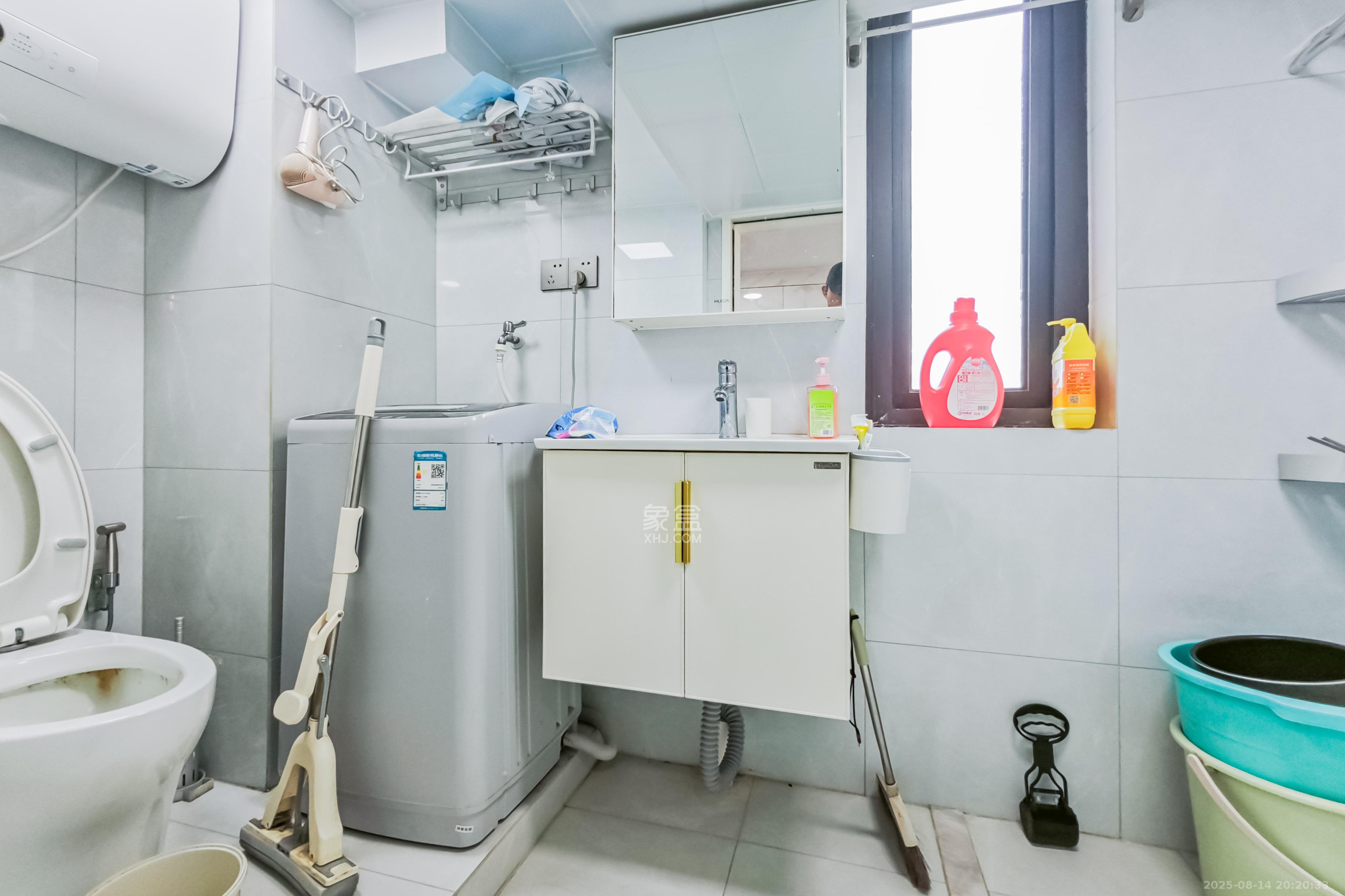 明昇壹城(明昇时代广场)二期  1室1厅1卫    63.6万 明昇壹城(明昇时代广场)二期  1室1厅1卫    63.6万卫生间