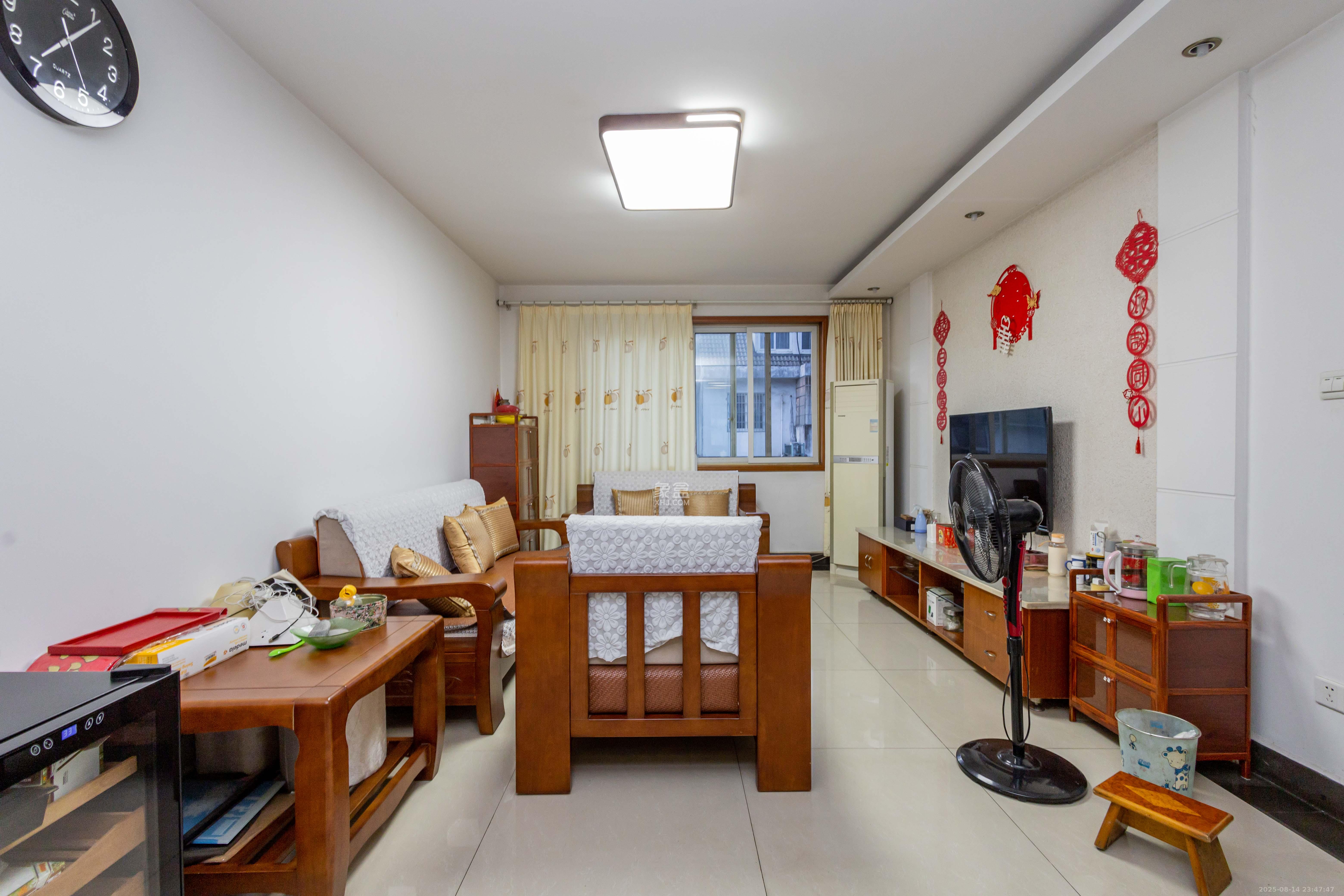 东岸锦城(东方人家)  5室2厅2卫    65.0万客厅