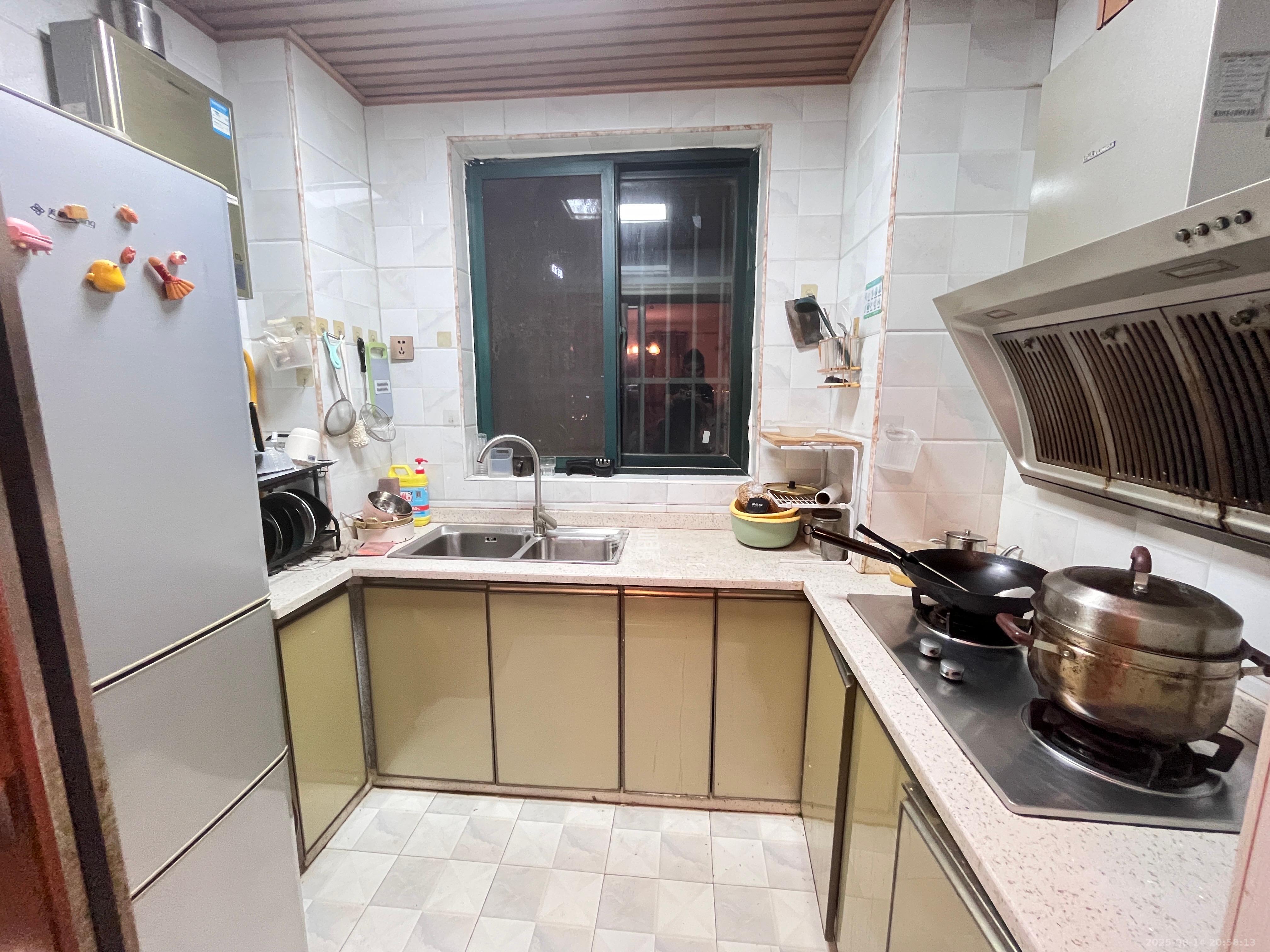 东玺门 3室2厅2卫 2400.0元/月 东玺门 3室2厅2卫 2400.0元/月室内图