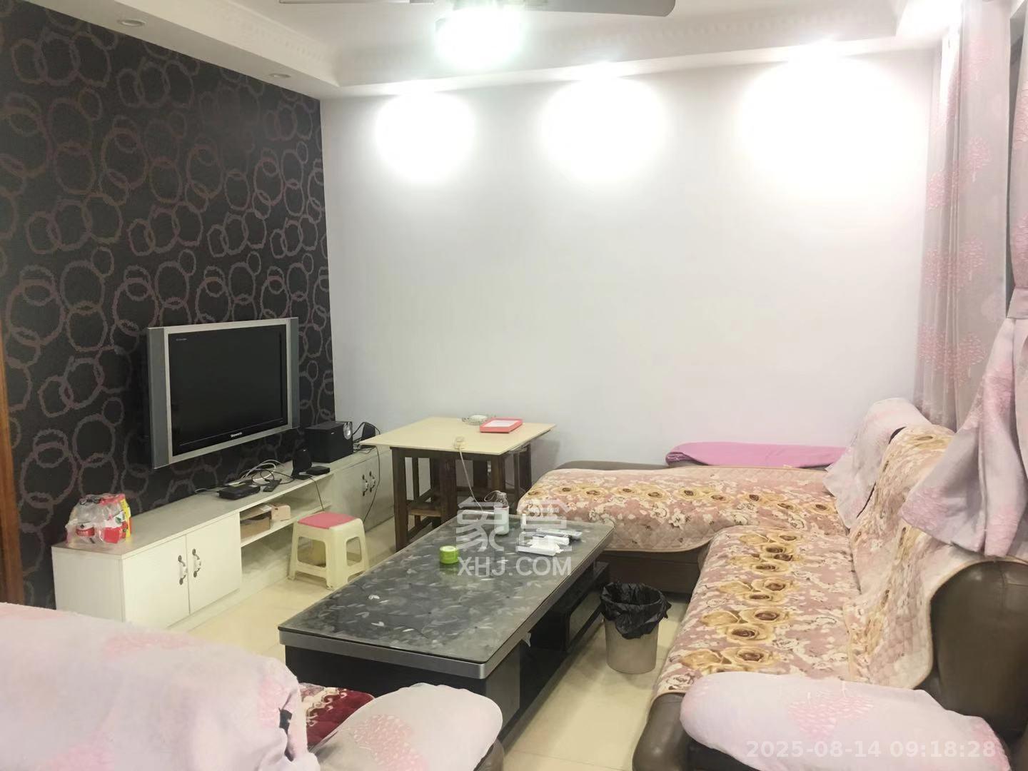 尊邸华庭  3室2厅1卫   2500.00元/月