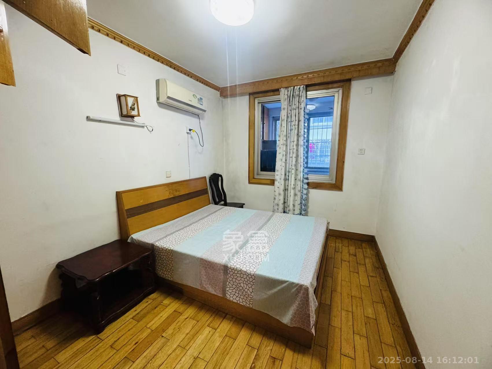 长郡花园  3室1厅1卫    2700.0元/月 长郡花园  3室1厅1卫    2700.0元/月室内图