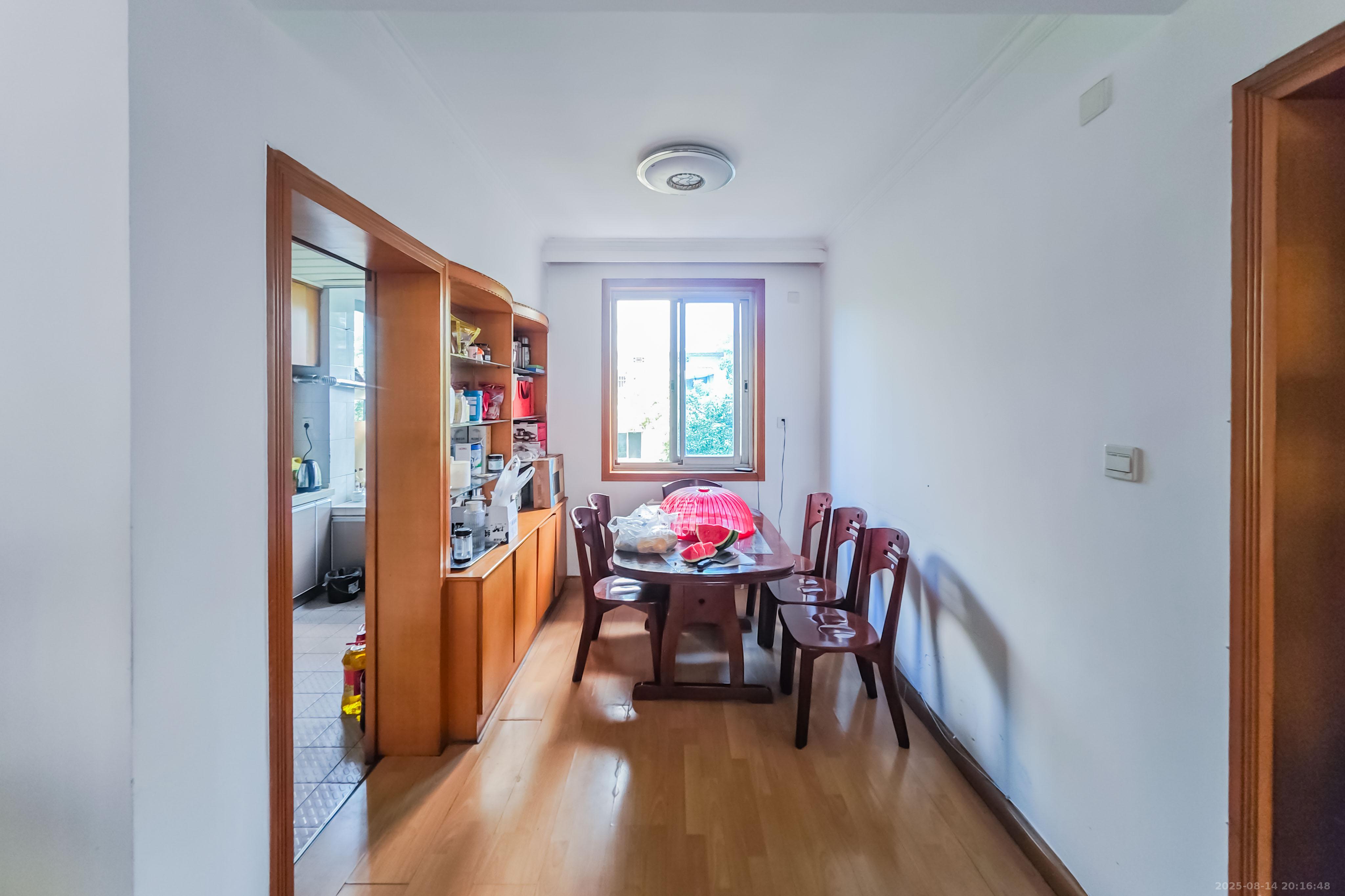 雨花区教师村 3室2厅1卫 56.0万 雨花区教师村 3室2厅1卫 56.0万客厅