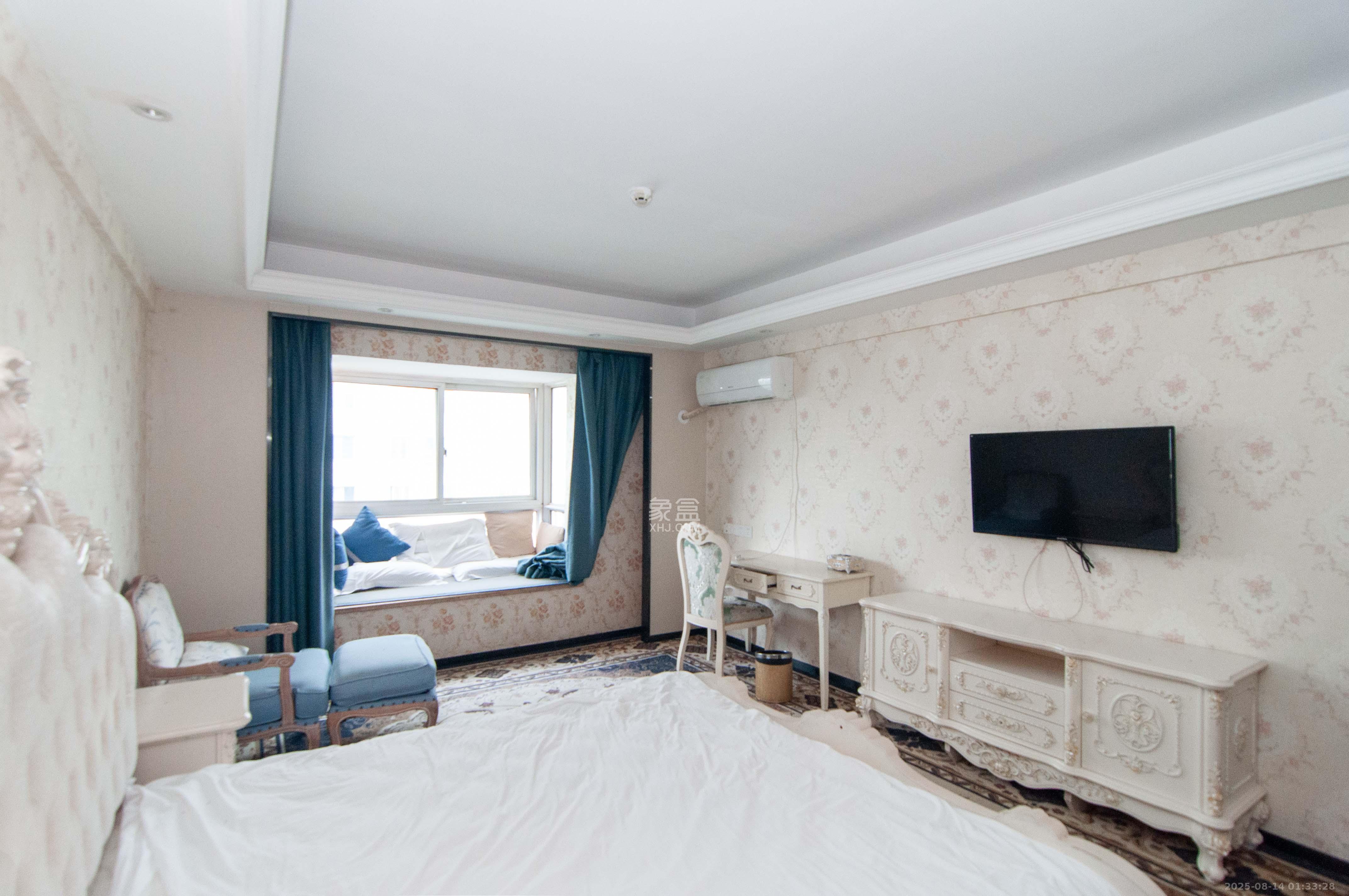 玛依拉山庄  1室1厅1卫    27.0万客厅