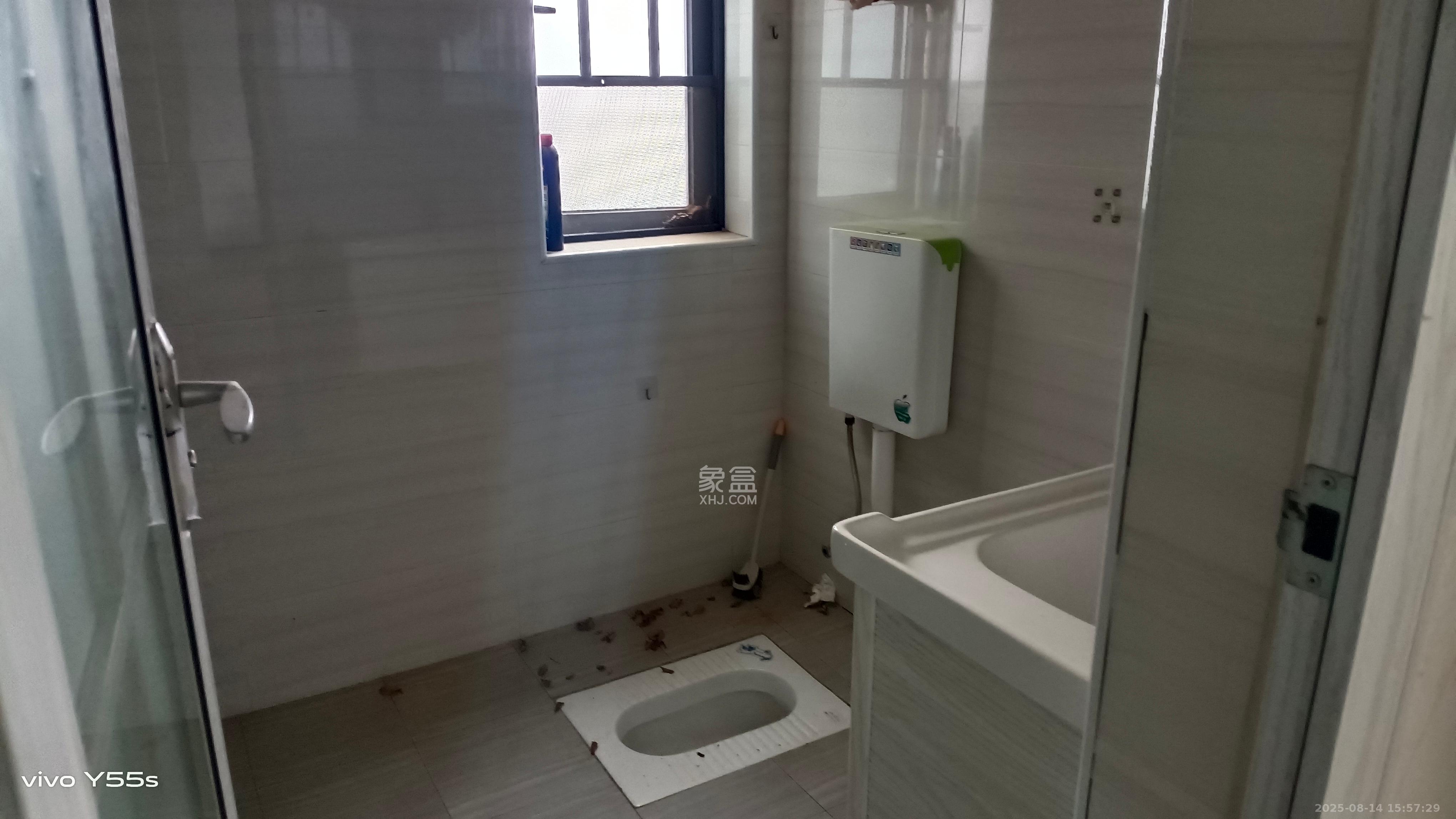 新盛珑璟台  2室2厅1卫    1900.0元/月 新盛珑璟台  2室2厅1卫    1900.0元/月室内图