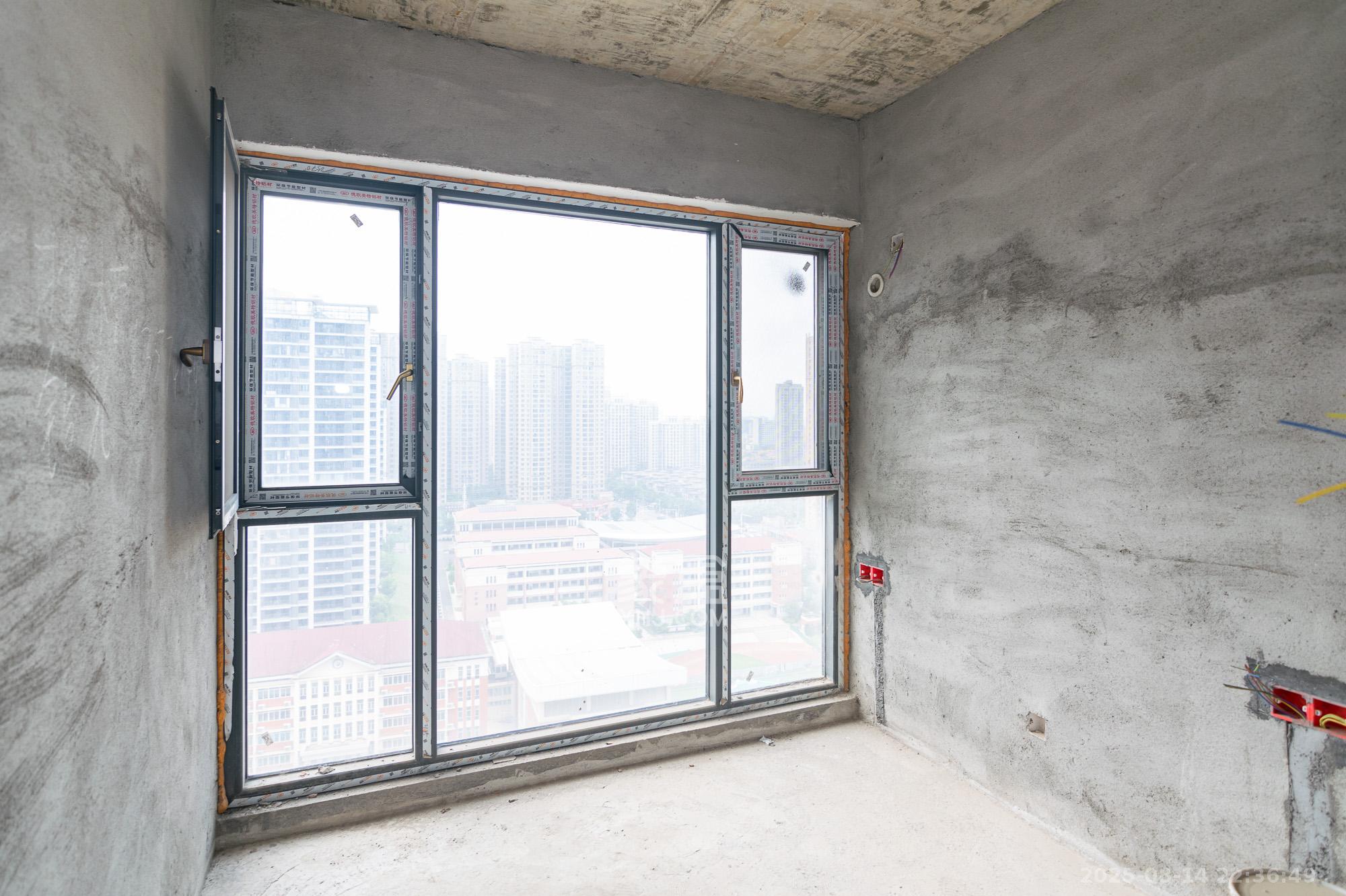 新华联梦想城  4室2厅2卫    85.0万 新华联梦想城  4室2厅2卫    85.0万卧室