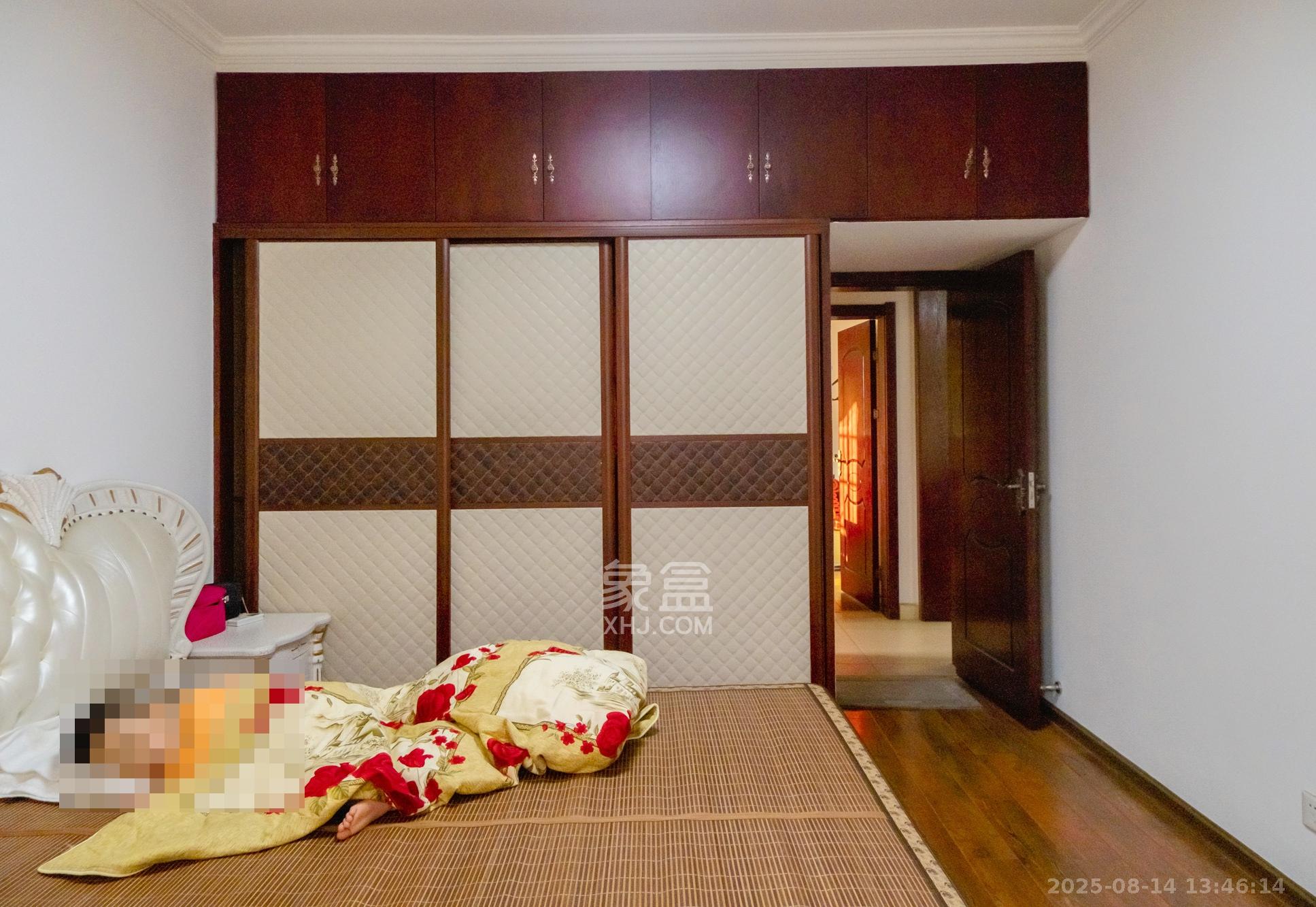 长丰星城 5室2厅1卫 145.0万 长丰星城 5室2厅1卫 145.0万卧室