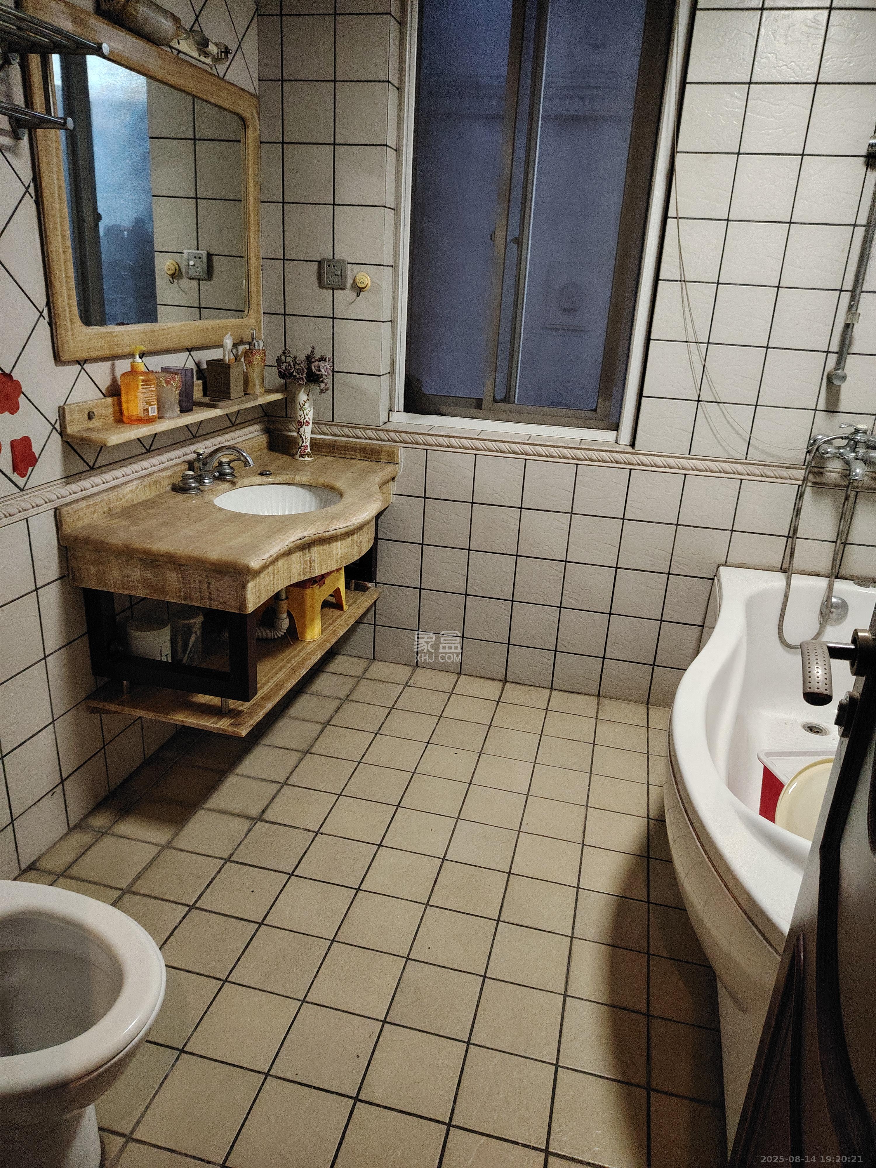 世嘉国际华城 4室2厅2卫 3300.0元/月 世嘉国际华城 4室2厅2卫 3300.0元/月室内图