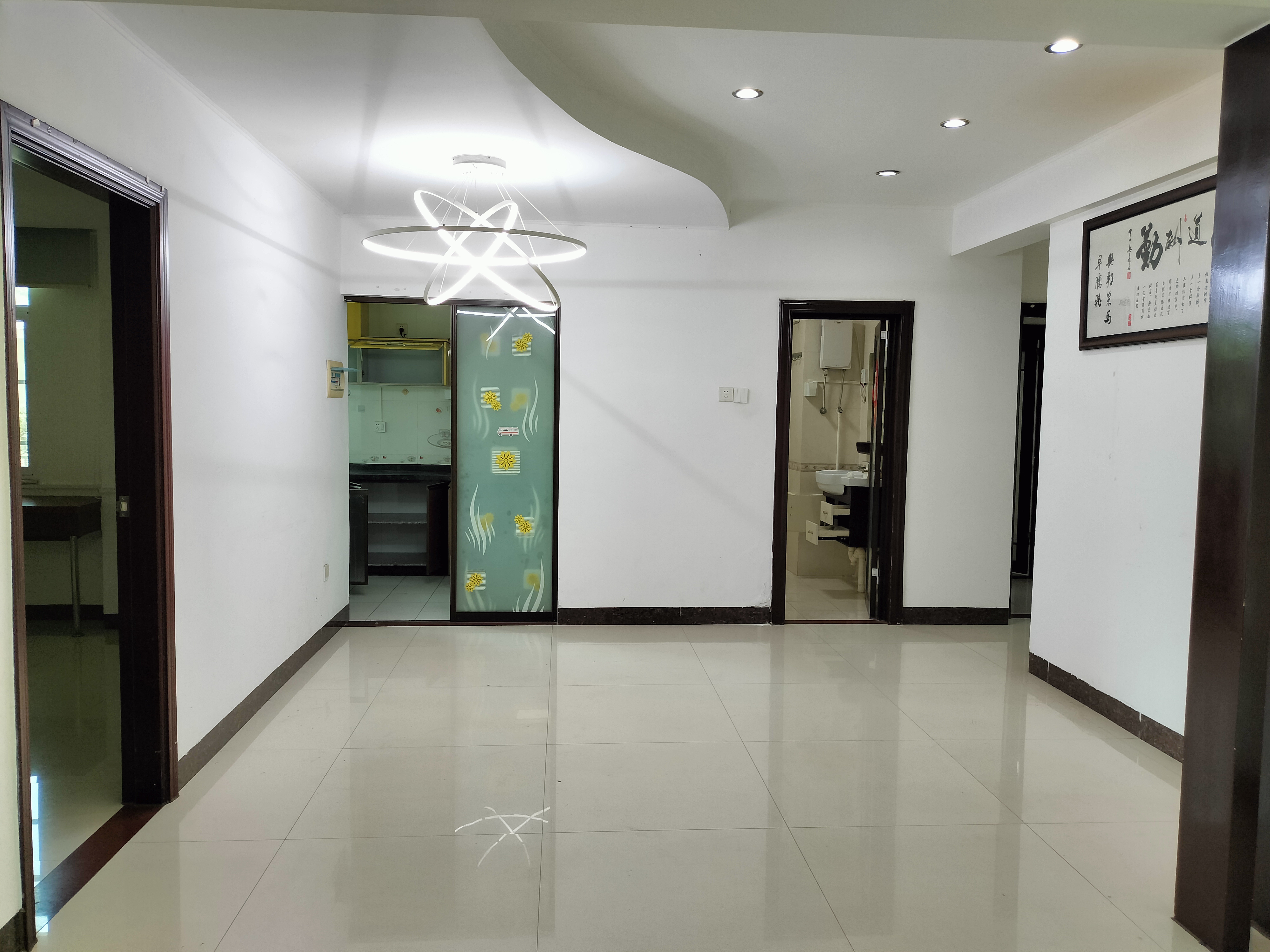 滨江温泉花园 3室2厅2卫 2300.0元/月 滨江温泉花园 3室2厅2卫 2300.0元/月室内图