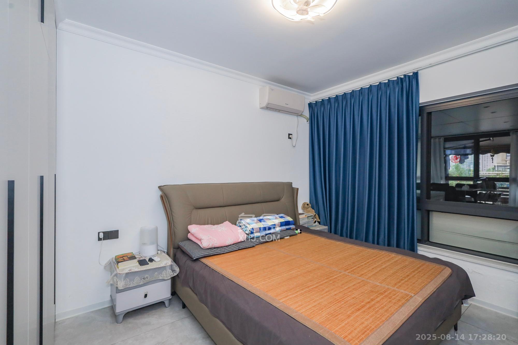 钰龙天下一期  3室2厅2卫    338.0万 钰龙天下一期  3室2厅2卫    338.0万卧室