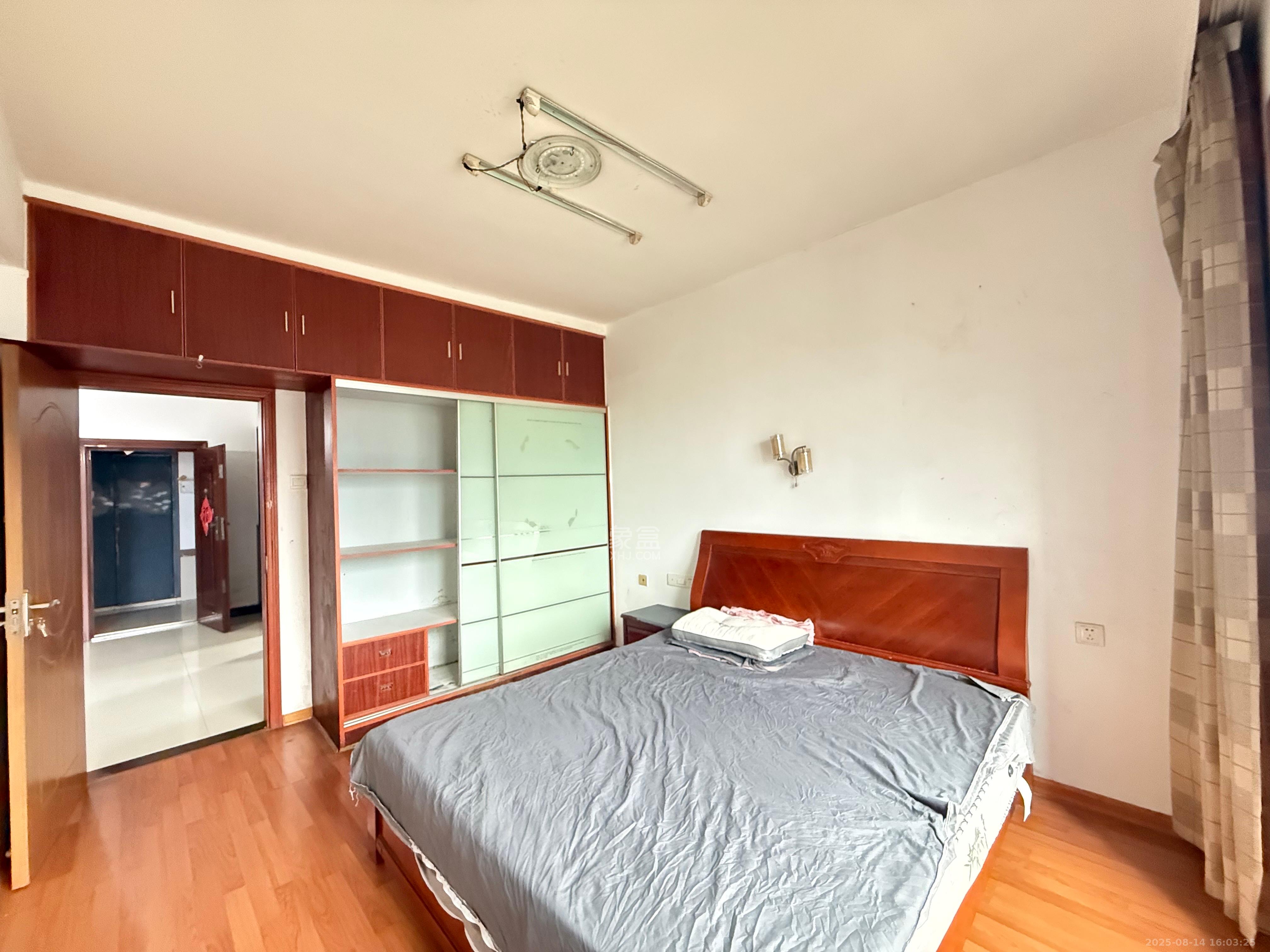 尚城  2室2厅1卫    1700.0元/月室内图