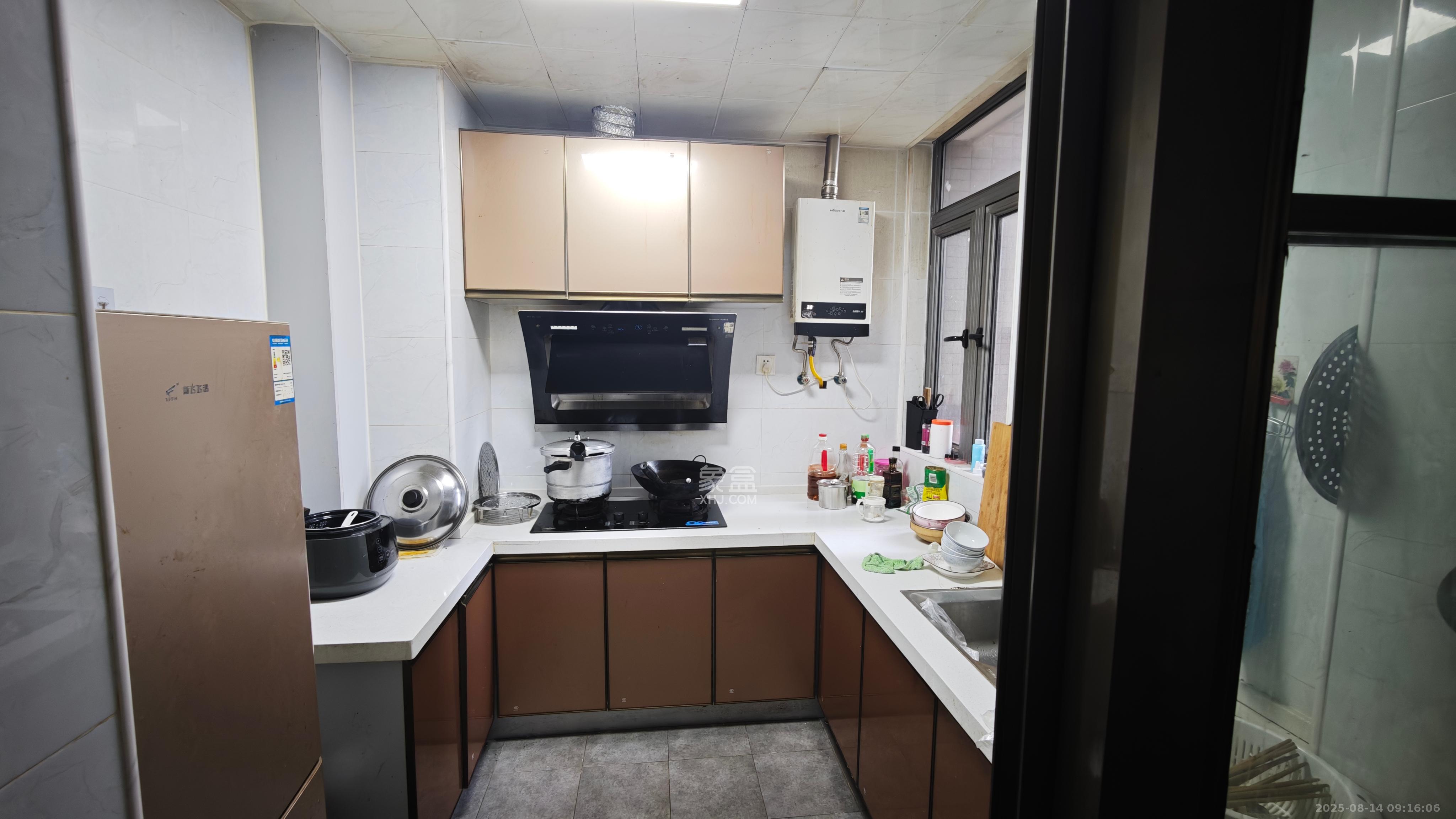 八方小区B区  3室2厅2卫    4000.0元/月 八方小区B区  3室2厅2卫    4000.0元/月