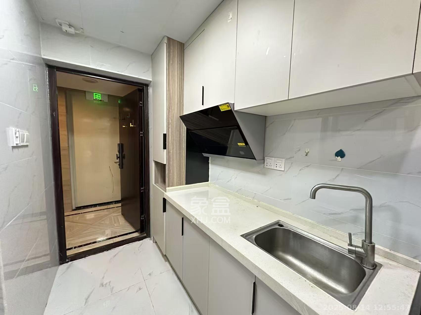 东盈商业广场(华泉城市广场)  1室1厅1卫    1600.0元/月 东盈商业广场(华泉城市广场)  1室1厅1卫    1600.0元/月室内图