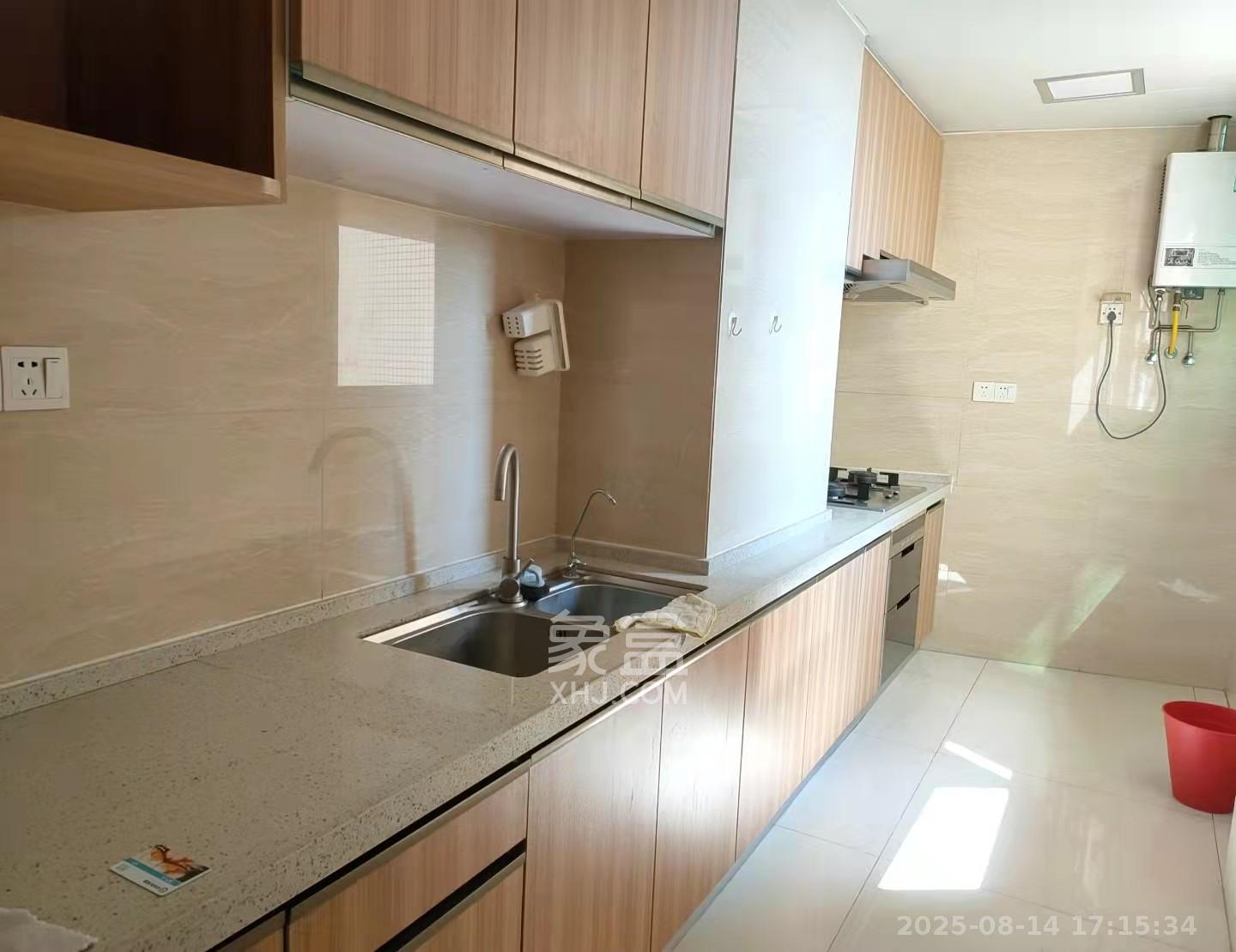 新城新世界一二三期  2室2厅1卫    3000.0元/月室内图