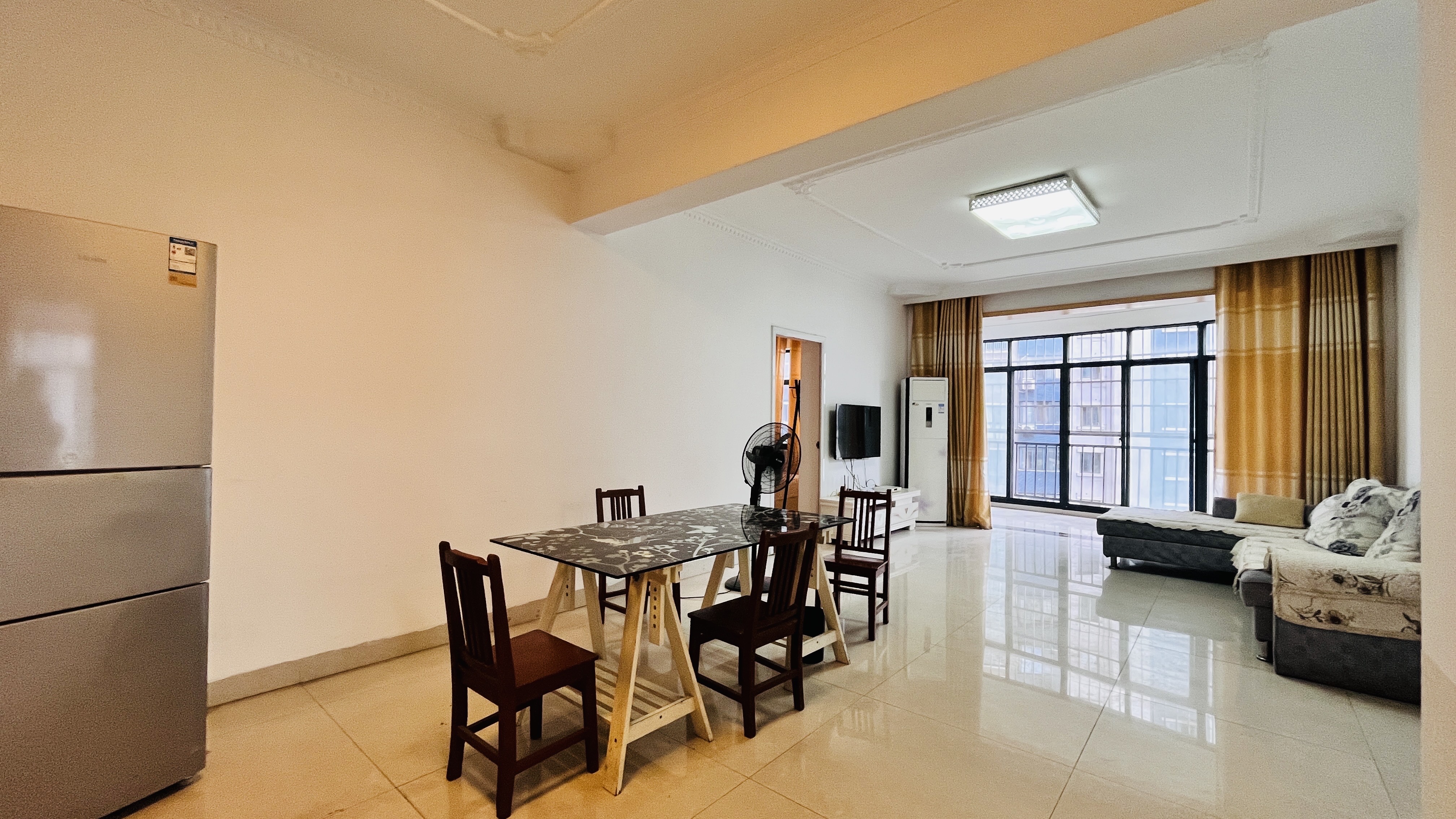 世纪嘉苑 3室2厅1卫 2000.0元/月 世纪嘉苑 3室2厅1卫 2000.0元/月室内图