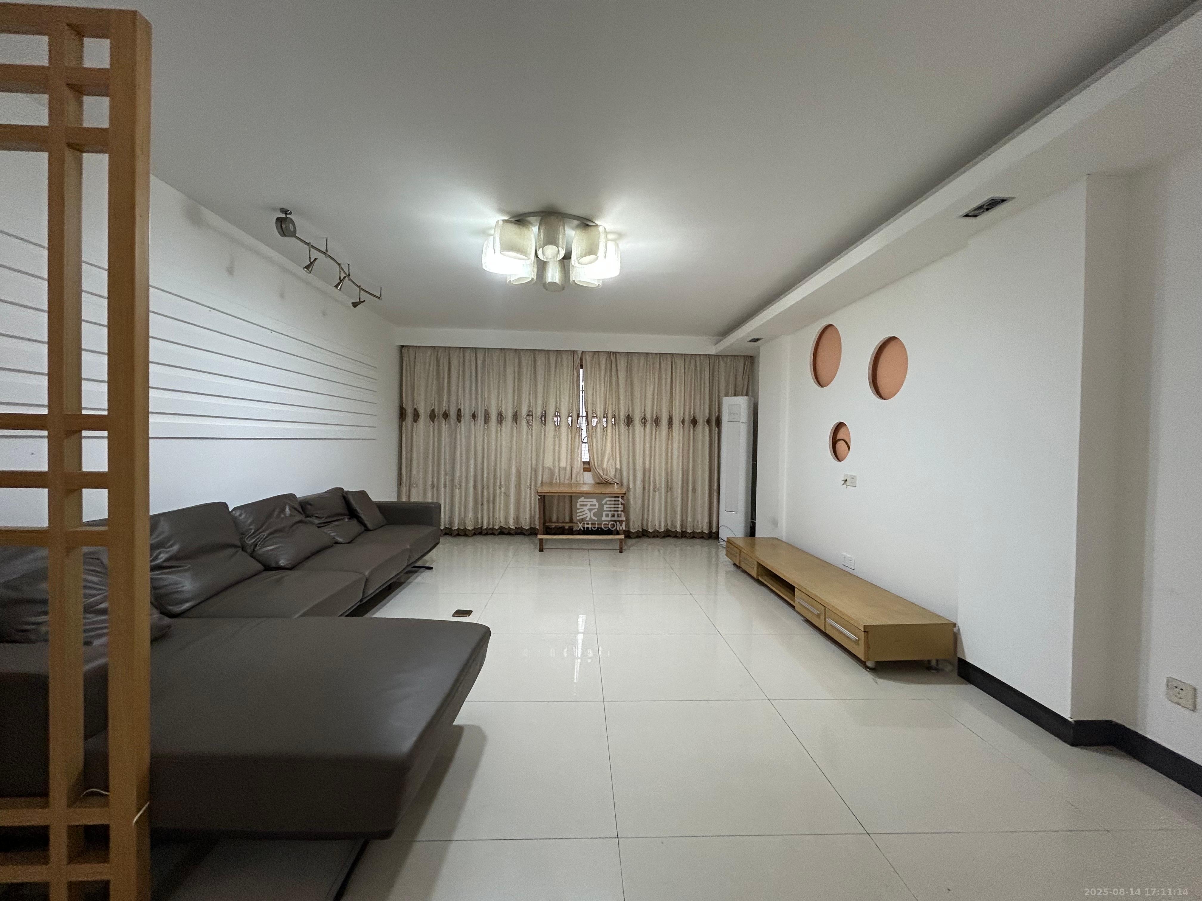 杨铭园  3室2厅2卫    3000.0元/月 杨铭园  3室2厅2卫    3000.0元/月