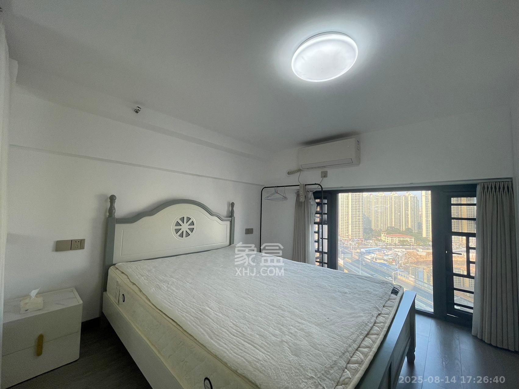 藏珑湖上公馆  1室1厅1卫    2500.0元/月室内图