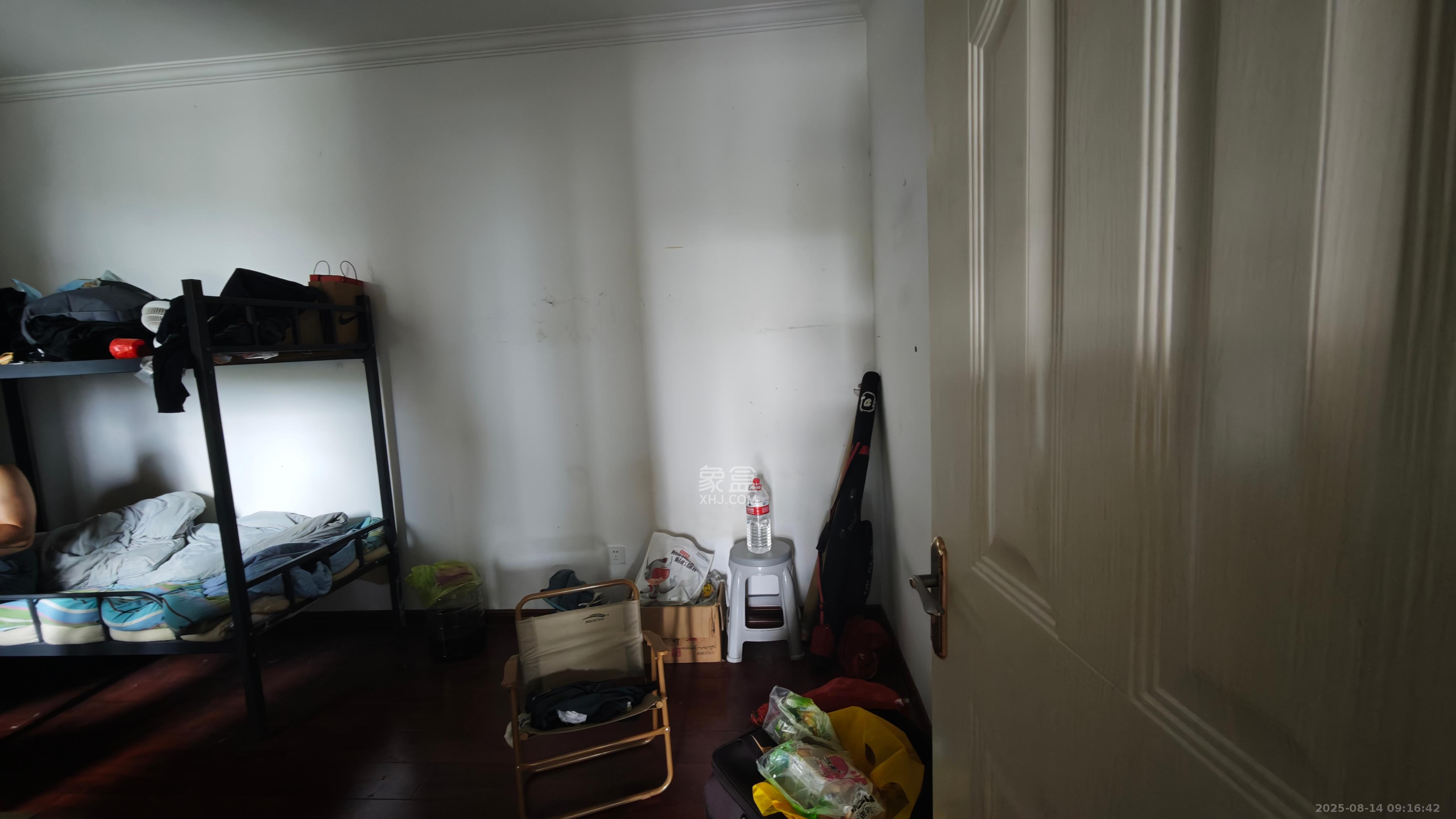 八方小区B区  3室2厅2卫    4000.0元/月室内图