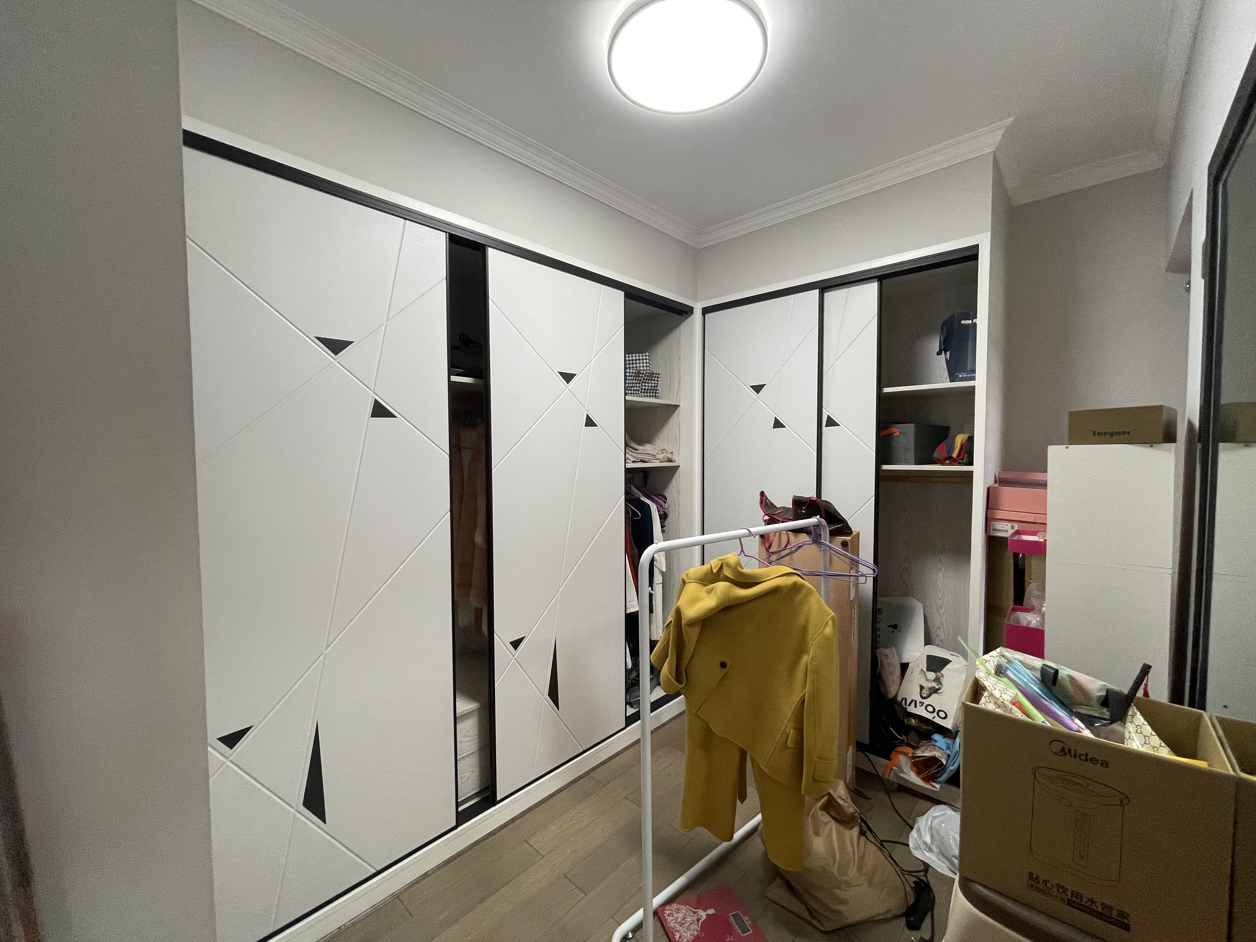 融冠亲城 1室0厅0卫 2600.0元/月 融冠亲城 1室0厅0卫 2600.0元/月室内图