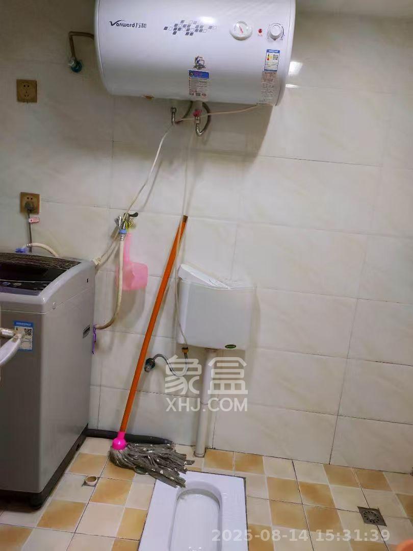 黄金一区 1室1厅1卫 1200.0元/月 黄金一区 1室1厅1卫 1200.0元/月室内图