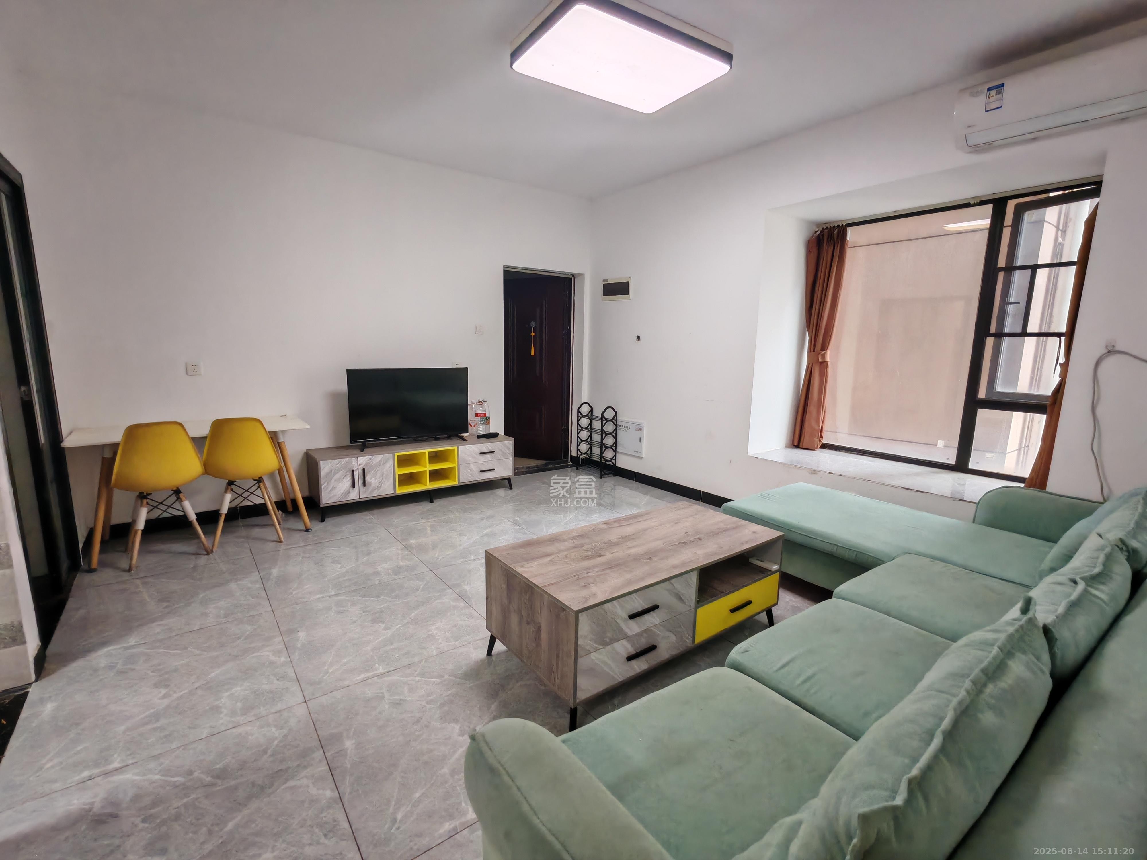 新新花园 2室2厅1卫 2000.0元/月 新新花园 2室2厅1卫 2000.0元/月室内图