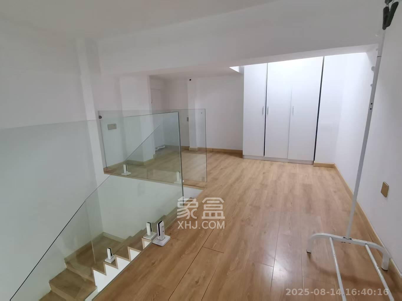 润和滨江府  2室2厅1卫    1700.0元/月 润和滨江府  2室2厅1卫    1700.0元/月室内图