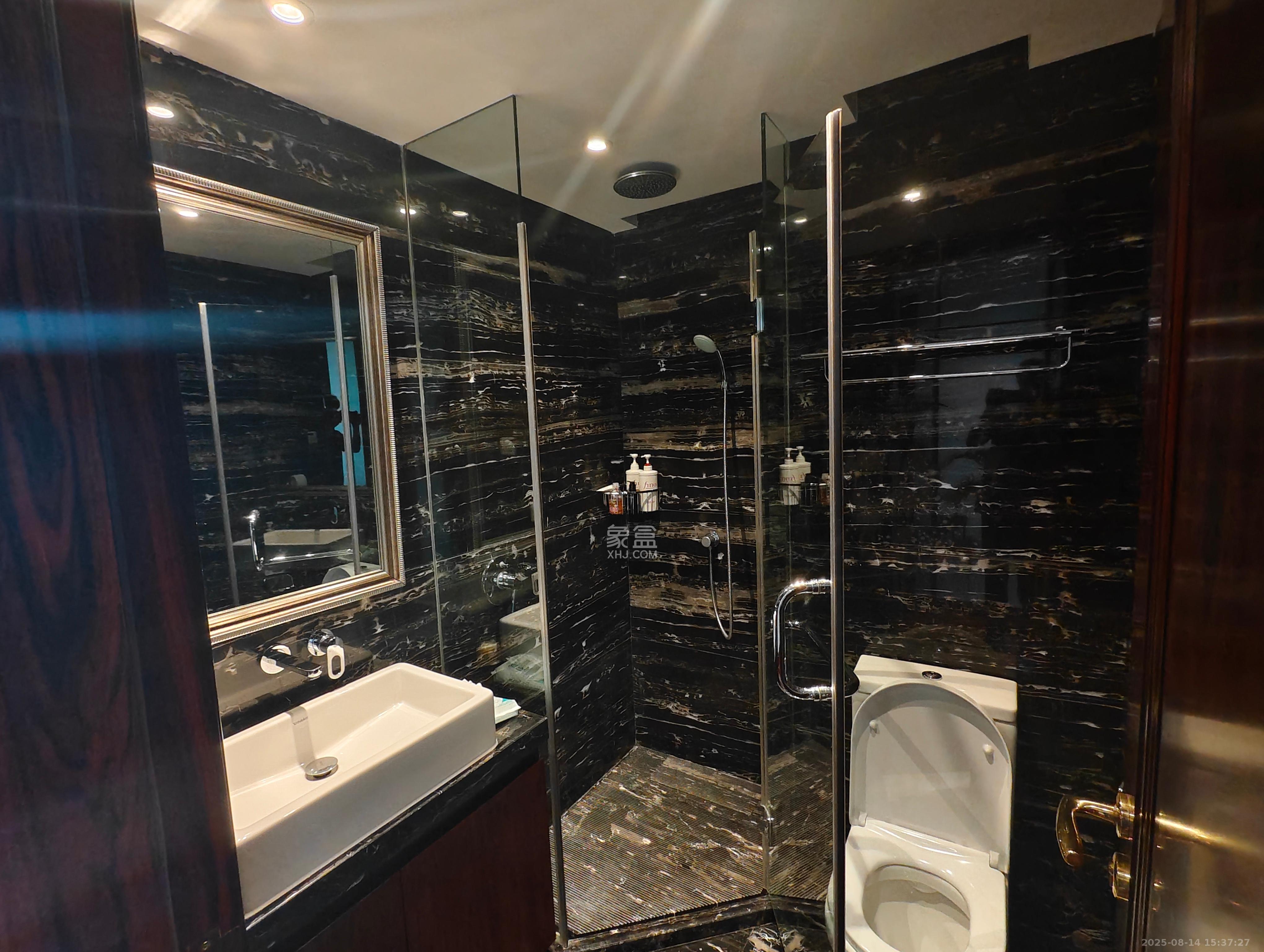 运达中央广场一、二期  3室2厅3卫    10000.0元/月室内图