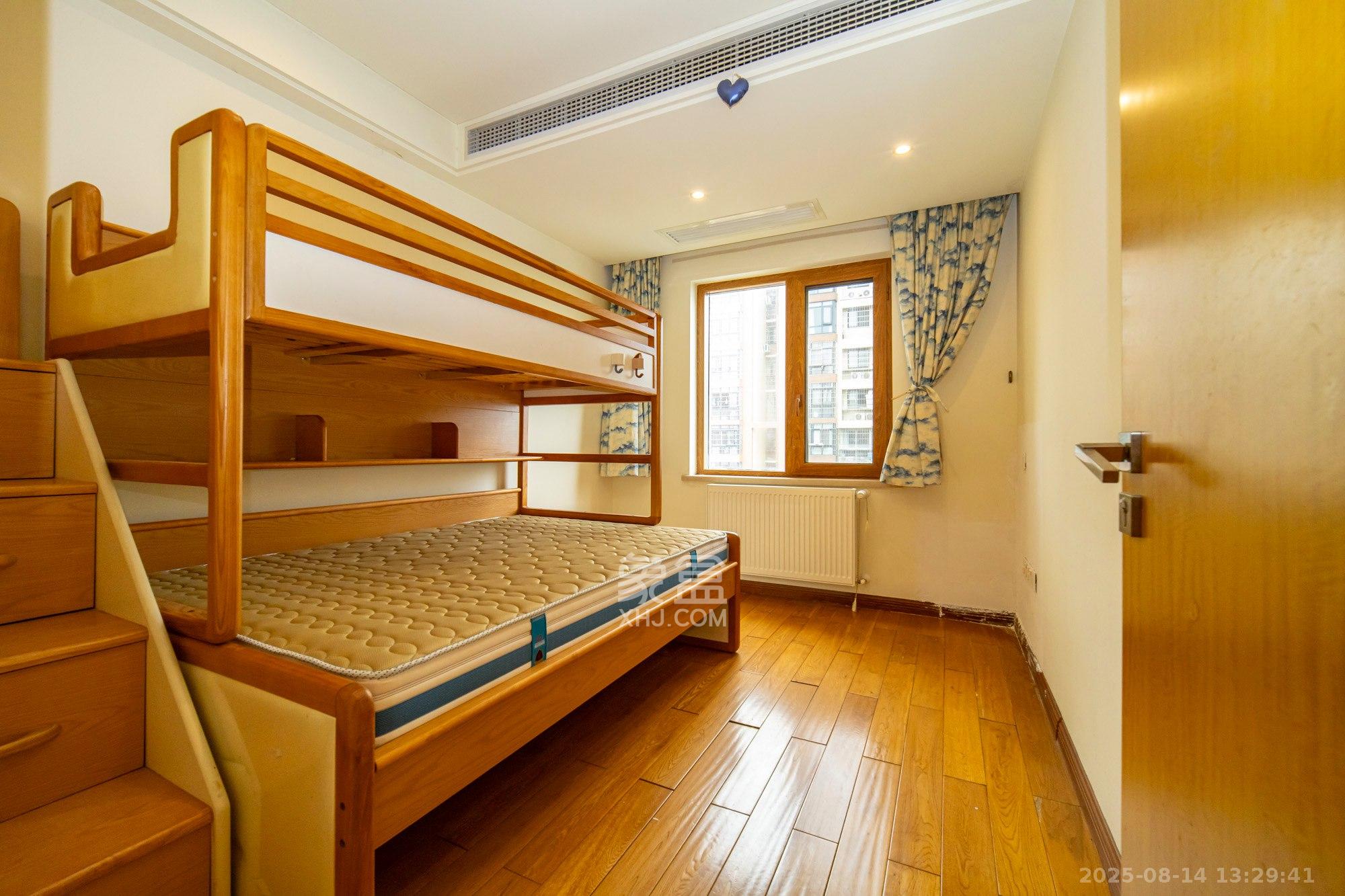 楚天世纪城东苑 3室2厅1卫 79.8万 楚天世纪城东苑 3室2厅1卫 79.8万卧室