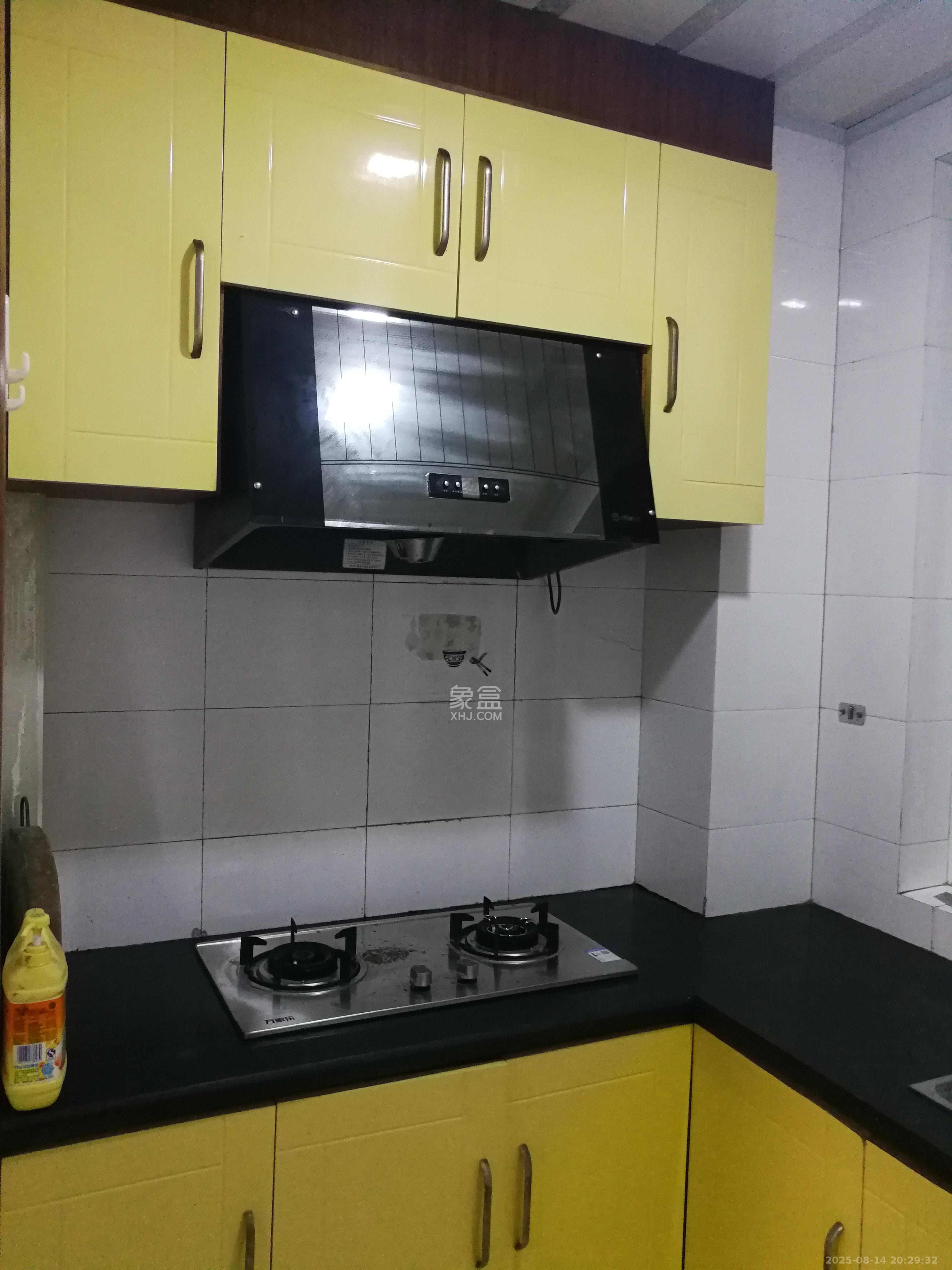 恩瑞麓山名园(龙王港小区) 1室2厅1卫 1800.0元/月 恩瑞麓山名园(龙王港小区) 1室2厅1卫 1800.0元/月室内图