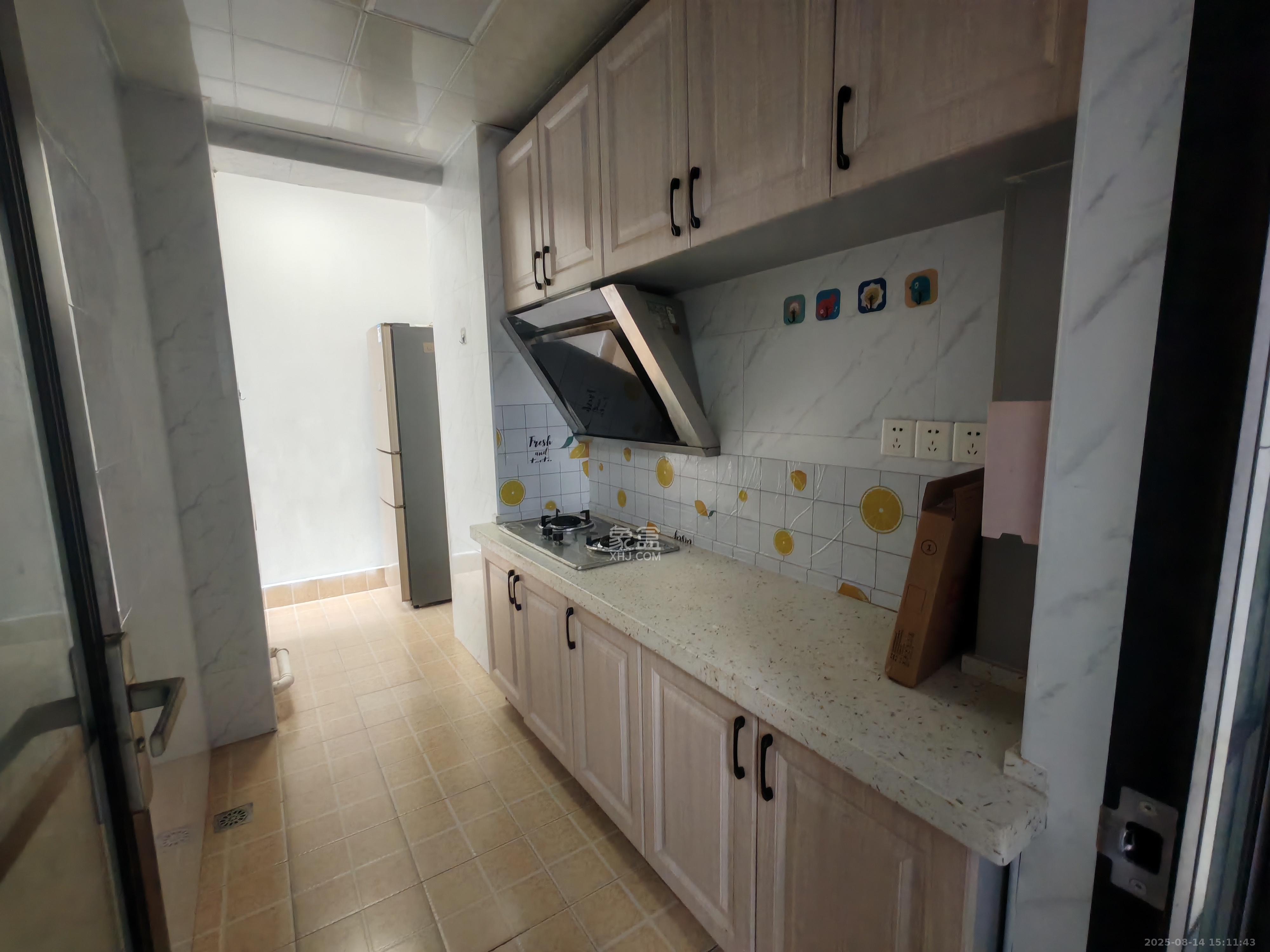 新新花园 2室2厅1卫 2000.0元/月 新新花园 2室2厅1卫 2000.0元/月室内图